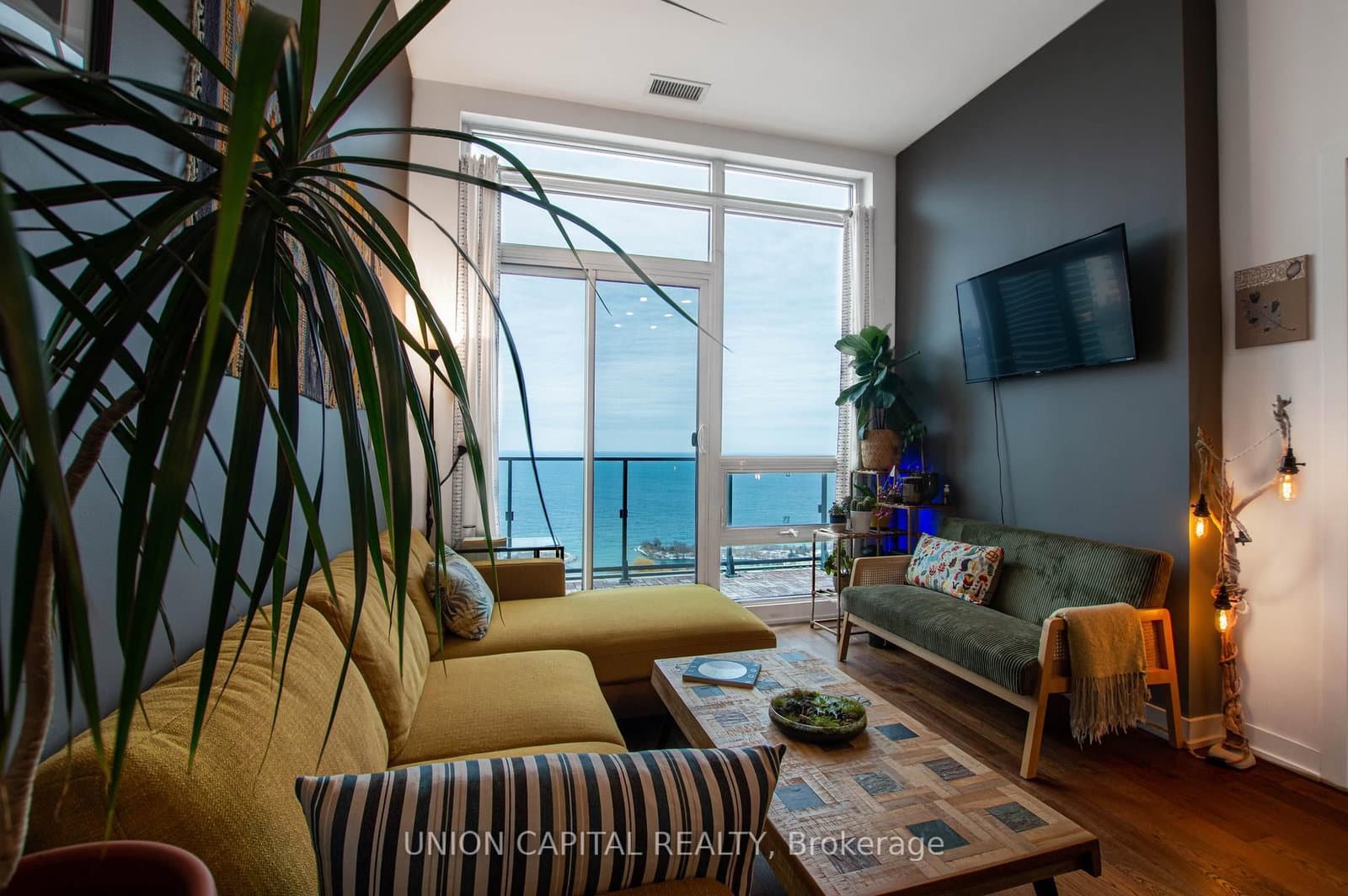 2212 Lake Shore Boulevard W, Unit PH02 thumbnail 10