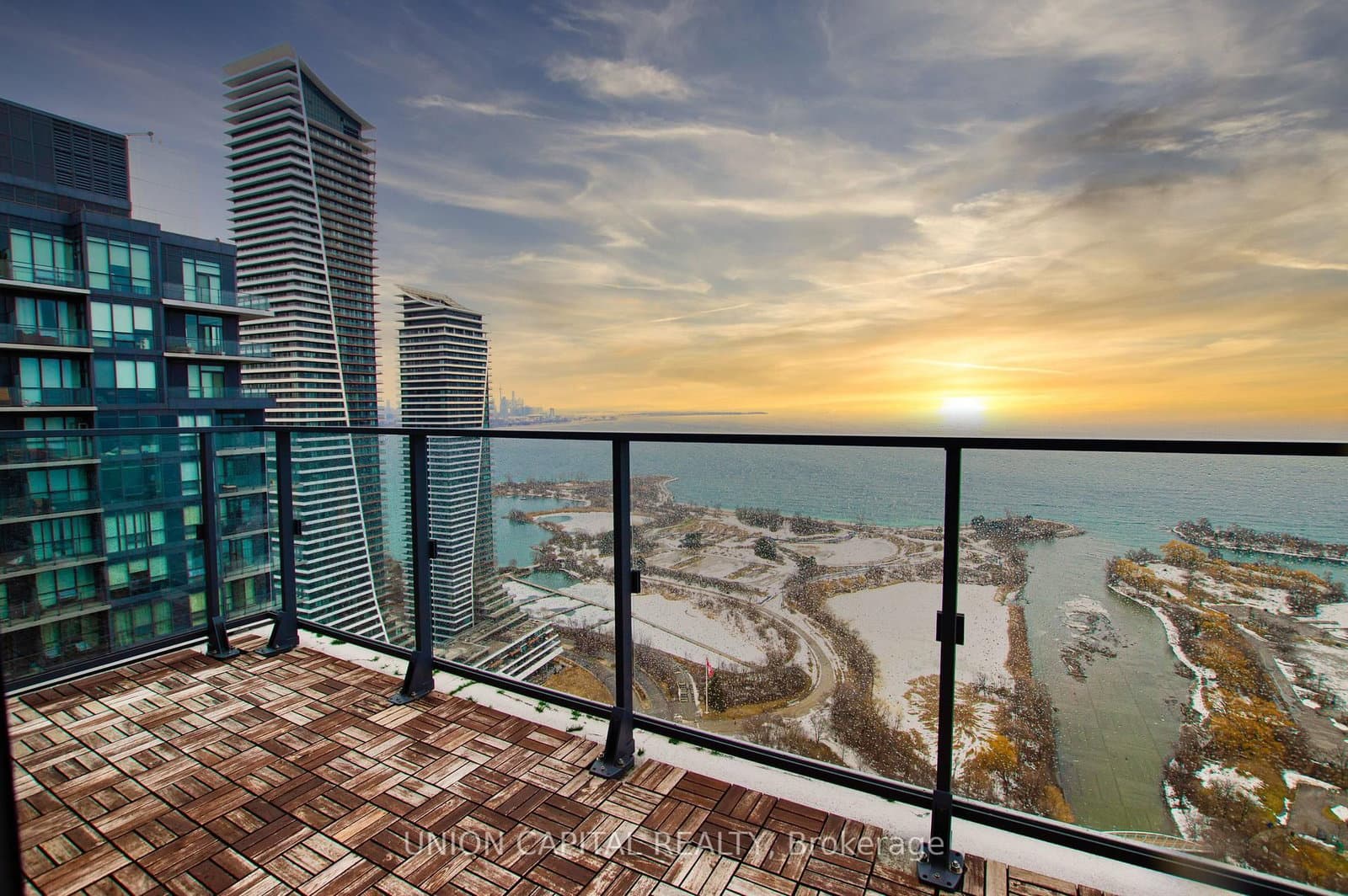 2212 Lake Shore Boulevard W, Unit PH02 thumbnail 18