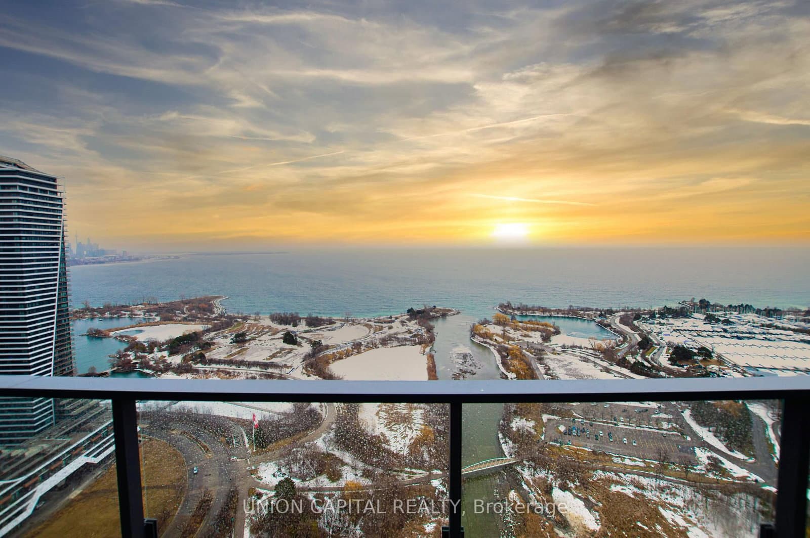 2212 Lake Shore Boulevard W, Unit PH02 thumbnail 19