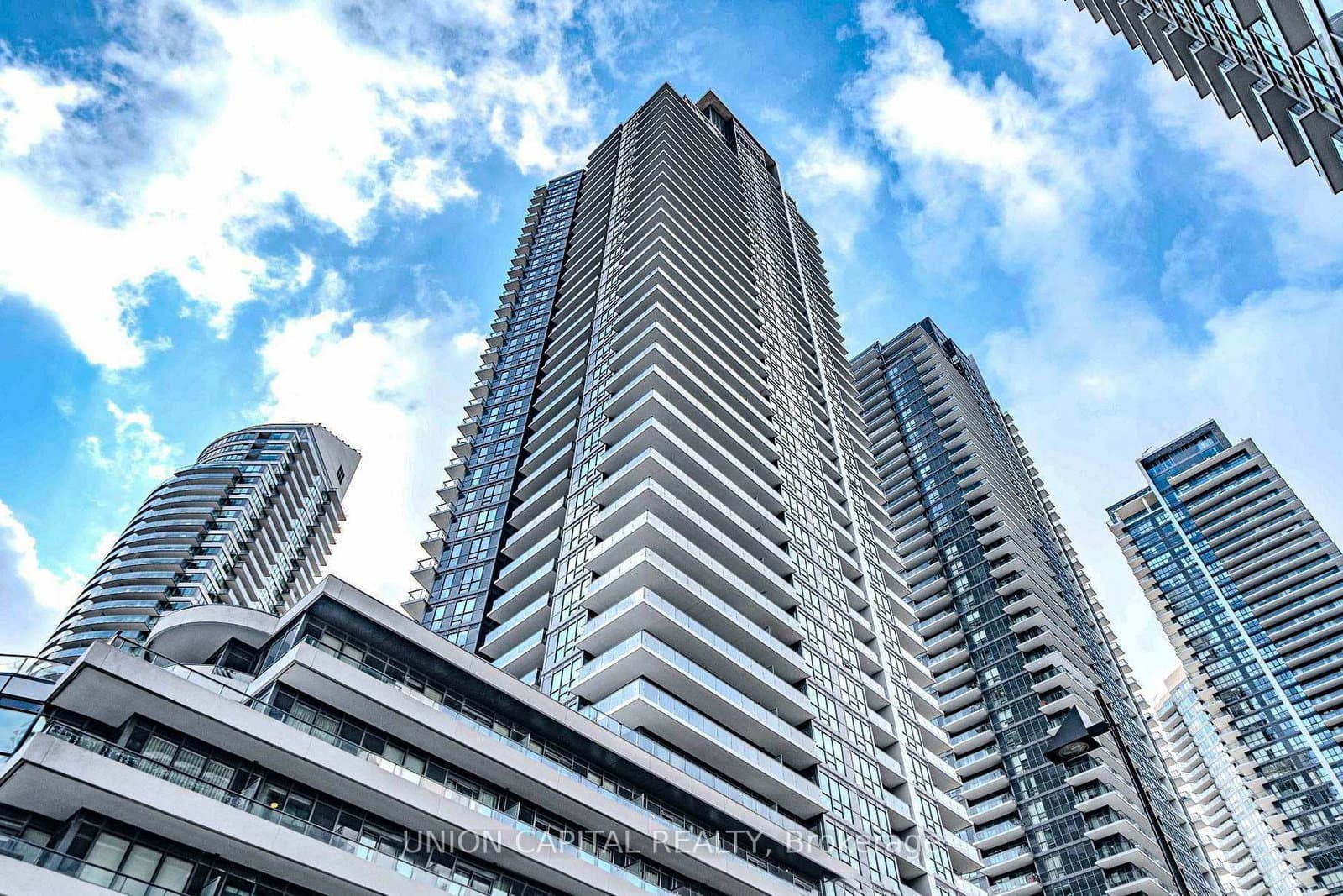 2212 Lake Shore Boulevard W, Unit PH02 thumbnail 24