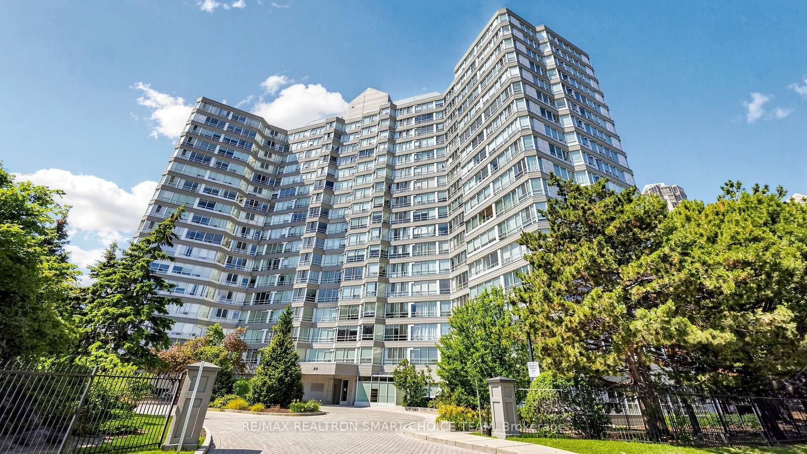 #504 - 50 Kingsbridge Garden Circle