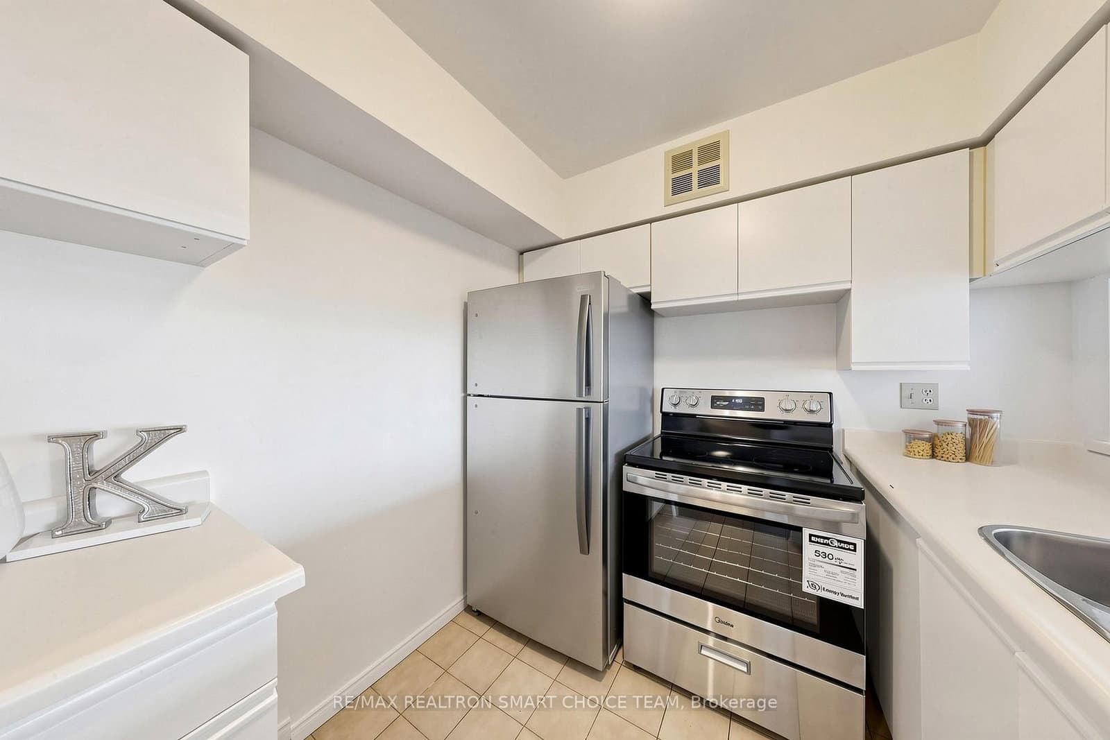 50 Kingsbridge Garden Circle, Unit 504 thumbnail 11