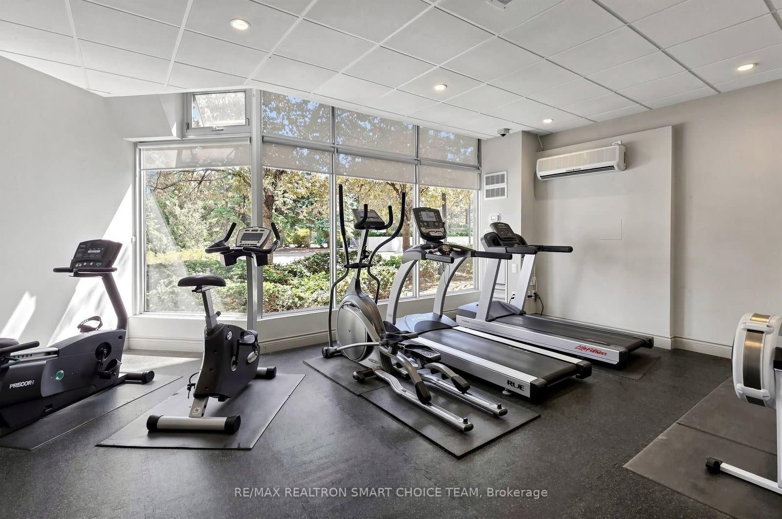 50 Kingsbridge Garden Circle, Unit 504 thumbnail 25