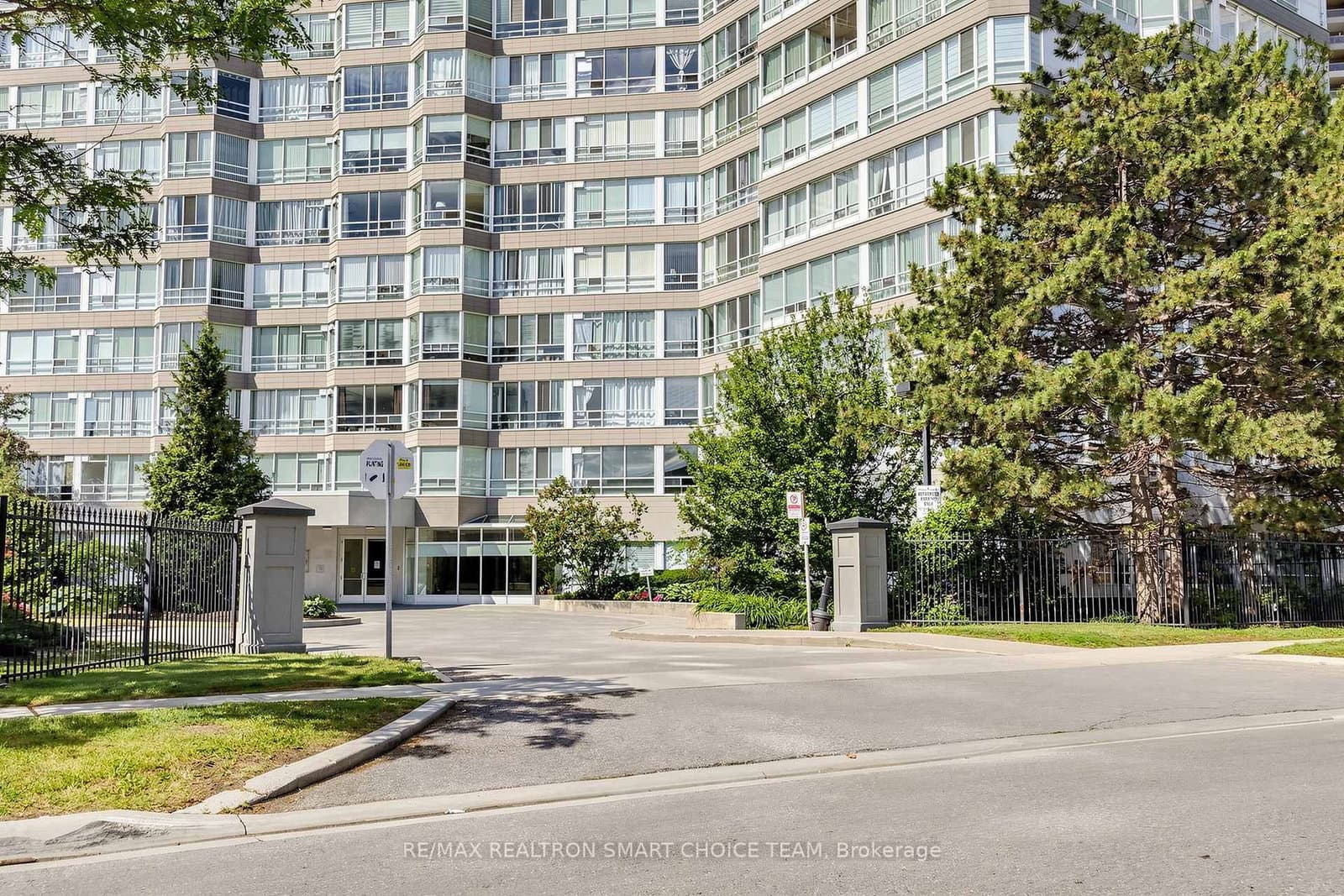 50 Kingsbridge Garden Circle, Unit 504 thumbnail 37