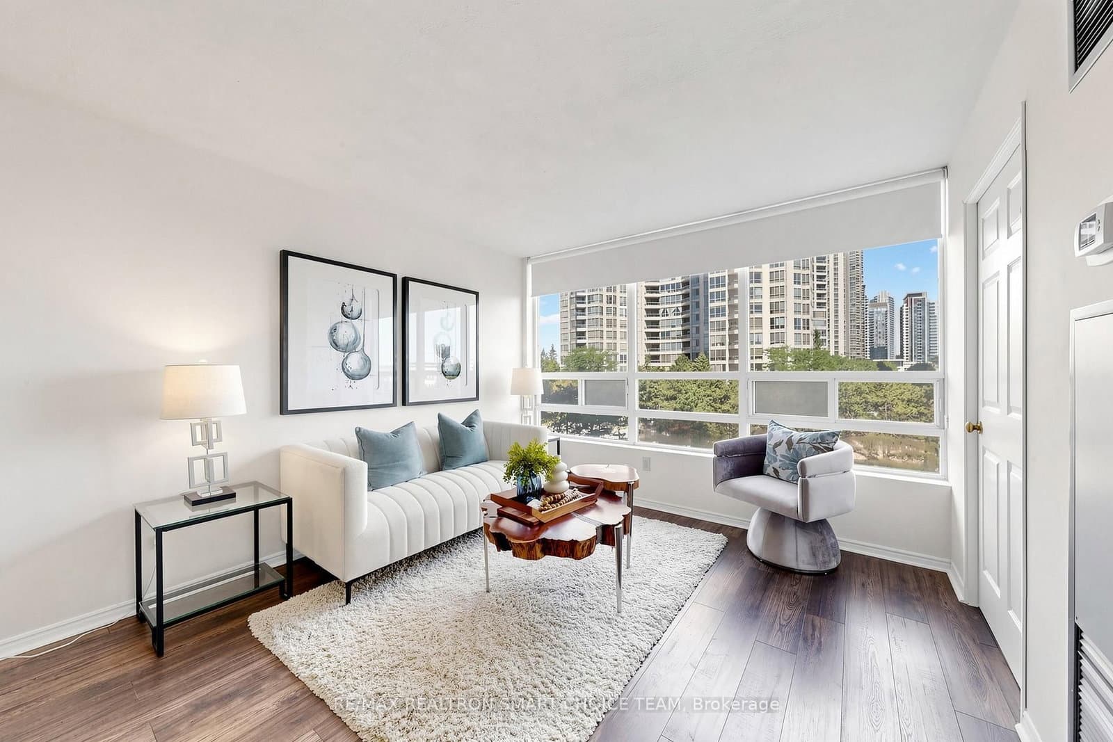 50 Kingsbridge Garden Circle, Unit 504 thumbnail 4