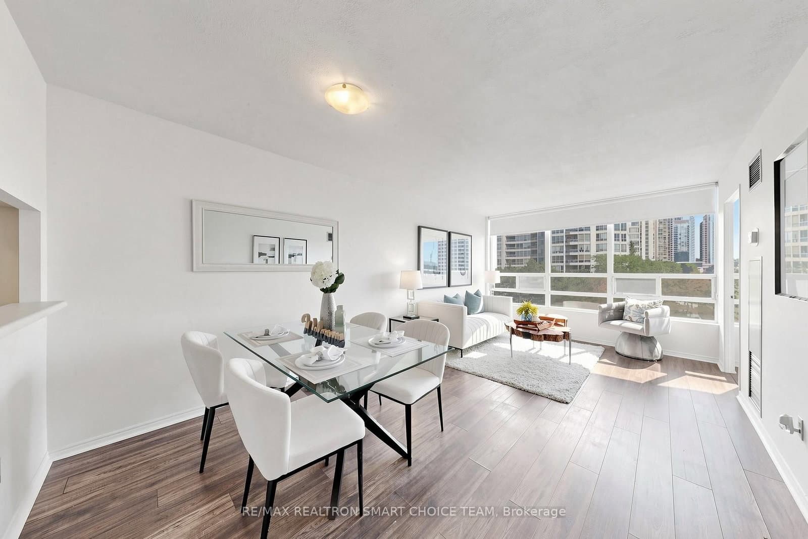 50 Kingsbridge Garden Circle, Unit 504 thumbnail 6