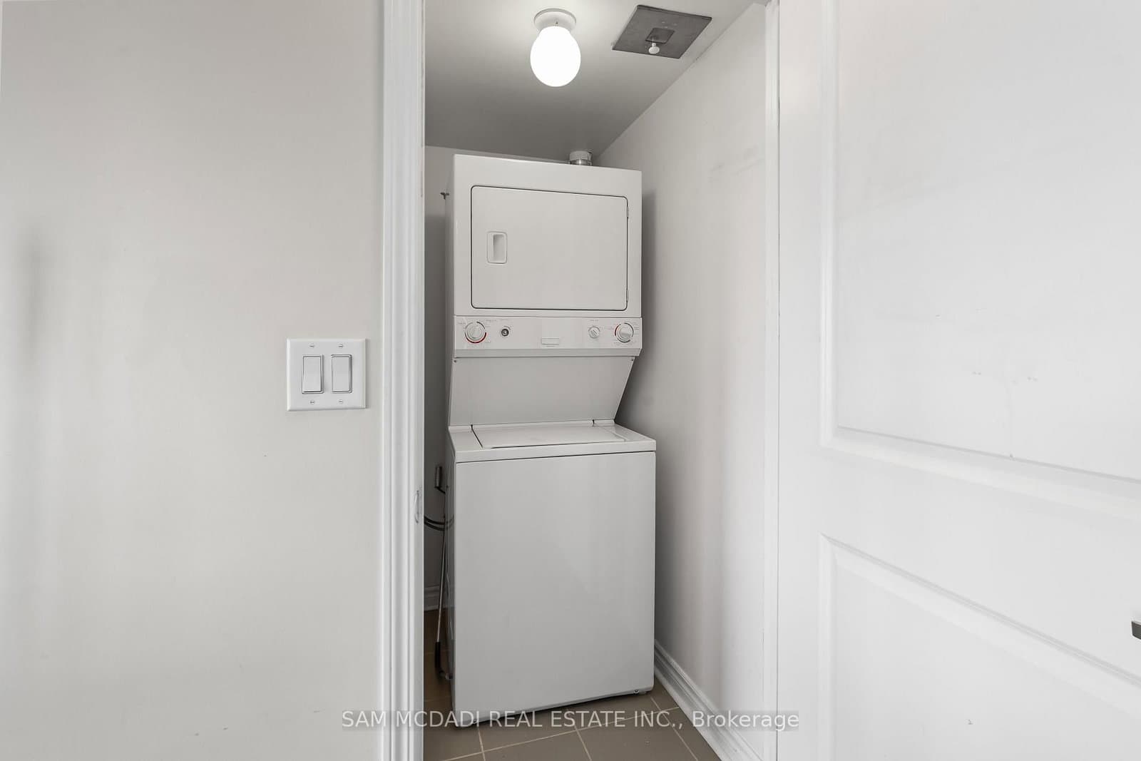 385 Prince Of Wales Drive, Unit 1611 thumbnail 19