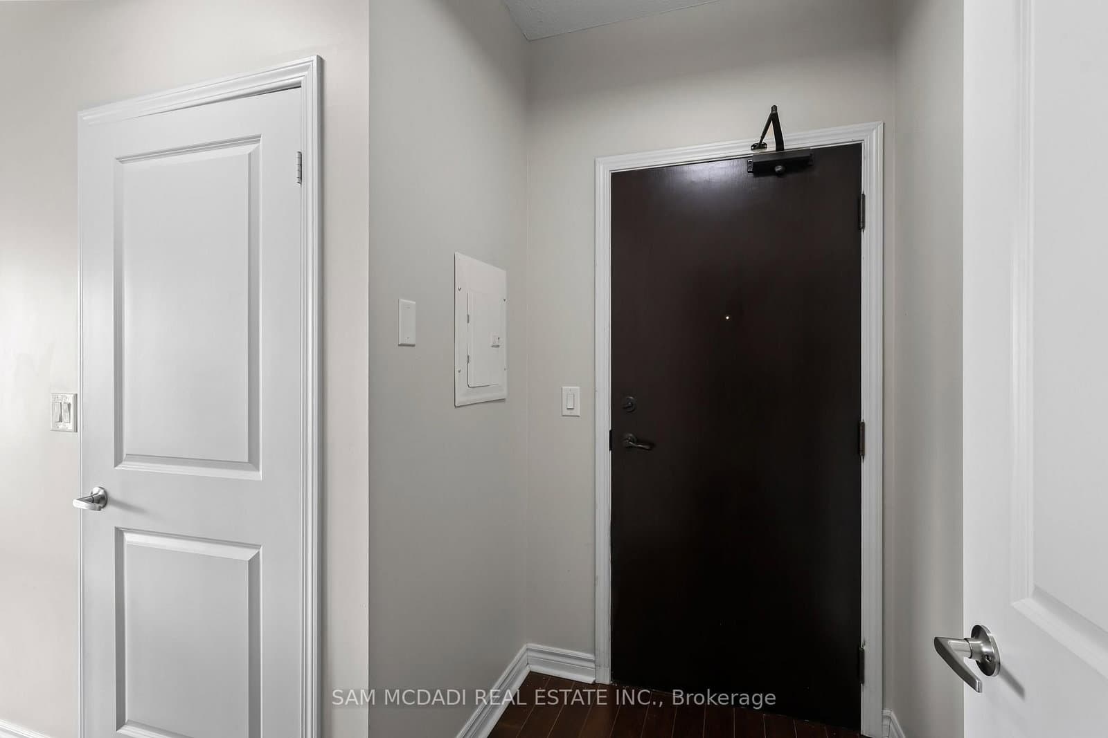 385 Prince Of Wales Drive, Unit 1611 thumbnail 3