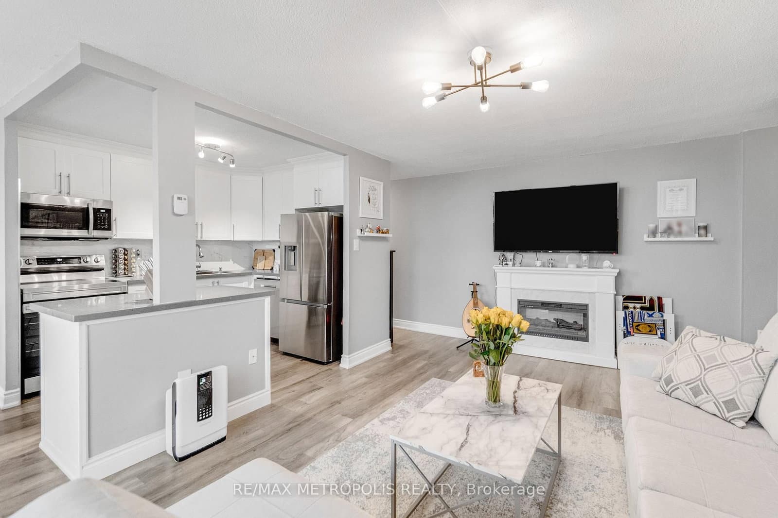 530 Lolita Gardens, Unit 1903 thumbnail 16