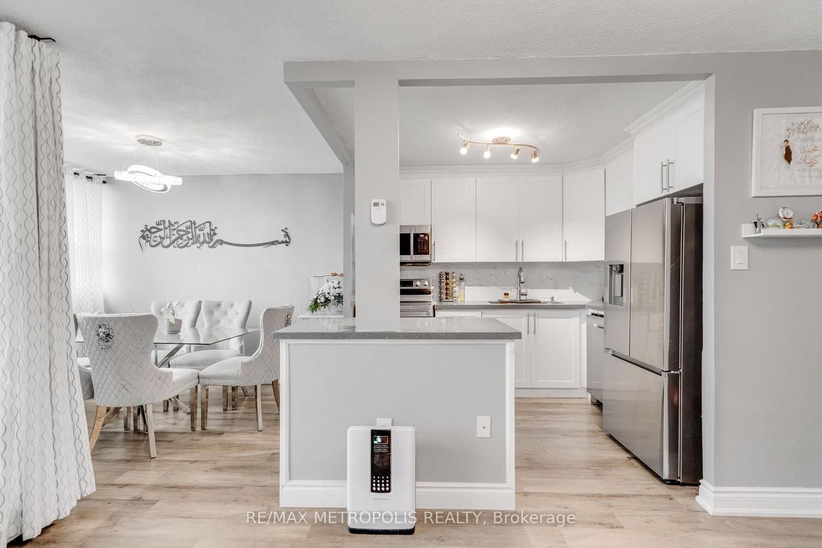 530 Lolita Gardens, Unit 1903 thumbnail 17