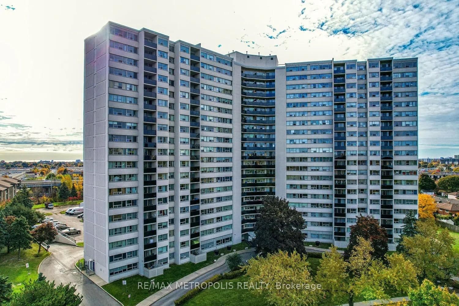 530 Lolita Gardens, Unit 1903 thumbnail 2