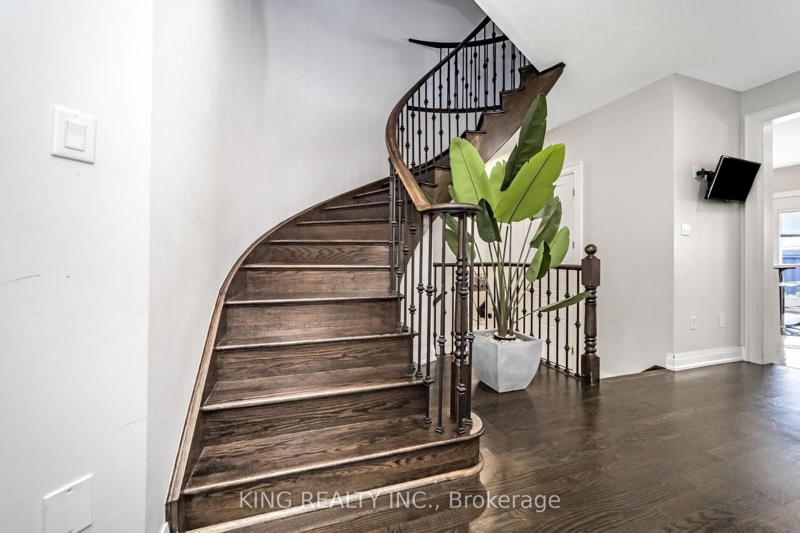 11 Malpass Street thumbnail 14