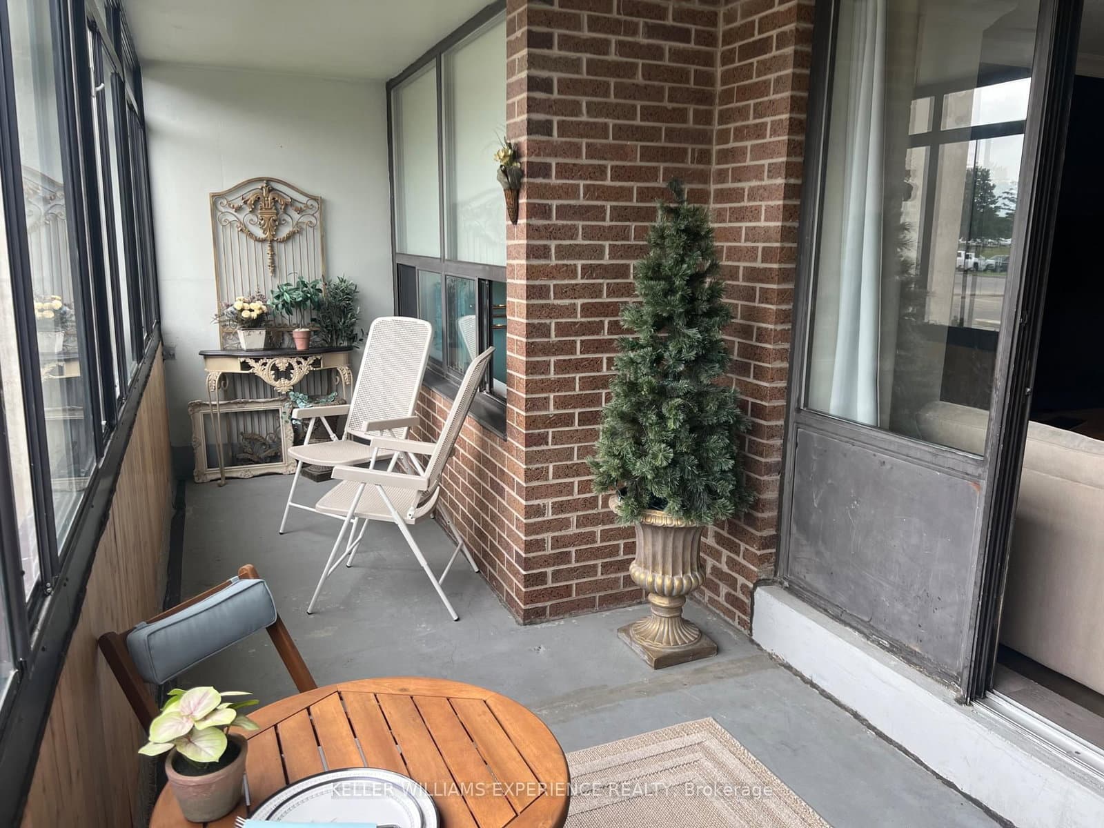 18 Knightsbridge Road, Unit 210 thumbnail 13