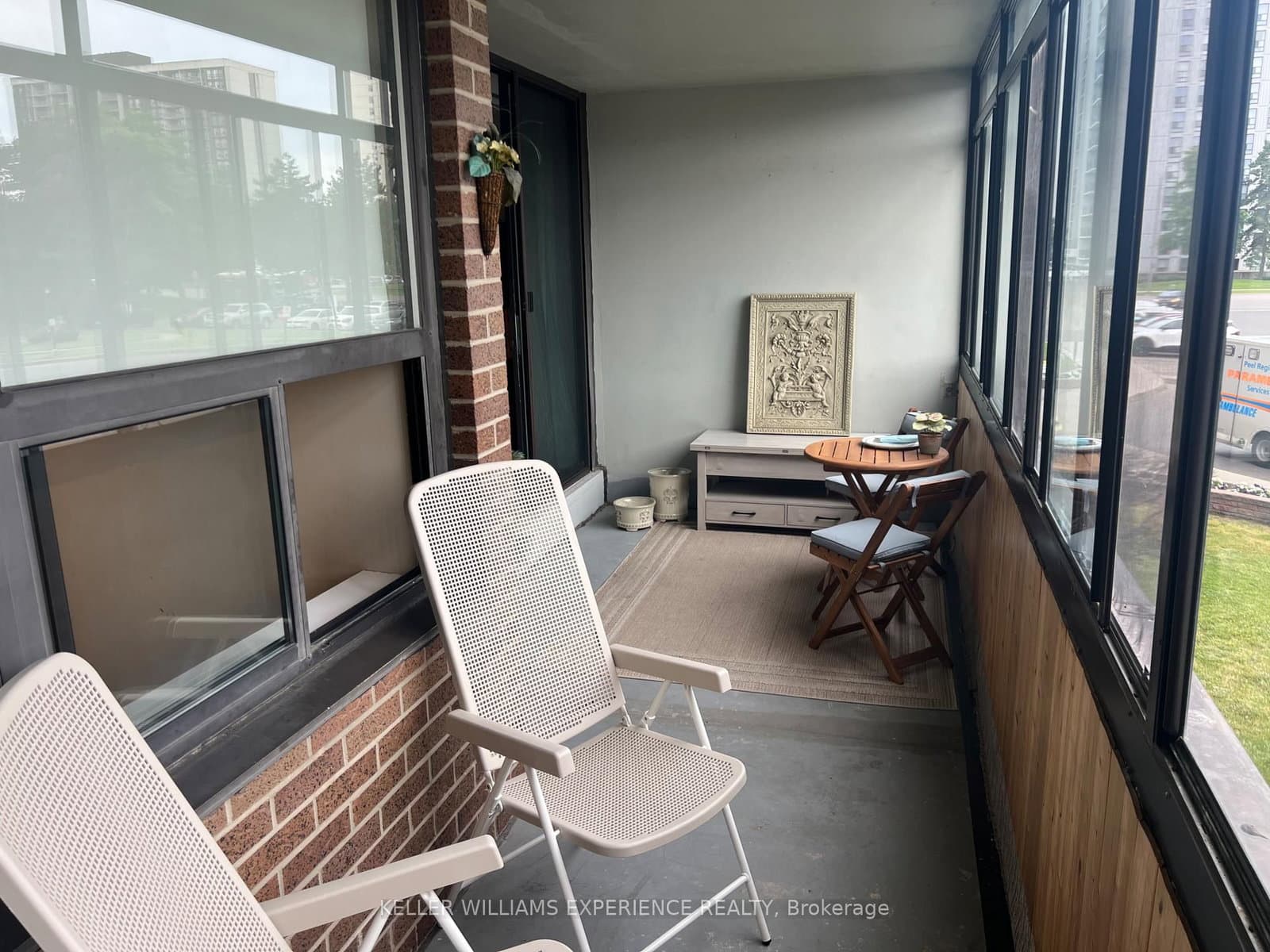 18 Knightsbridge Road, Unit 210 thumbnail 14