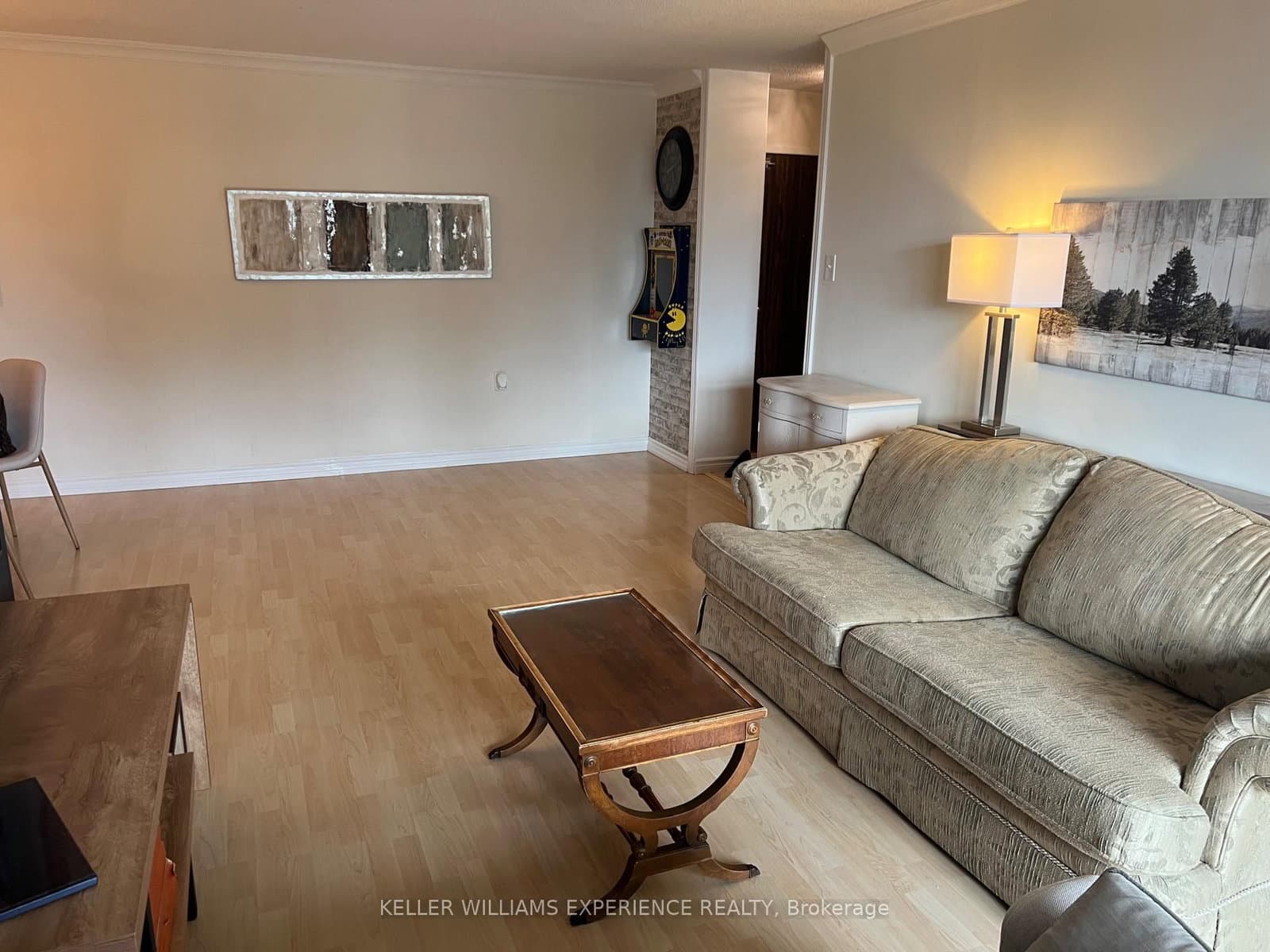 18 Knightsbridge Road, Unit 210 thumbnail 18
