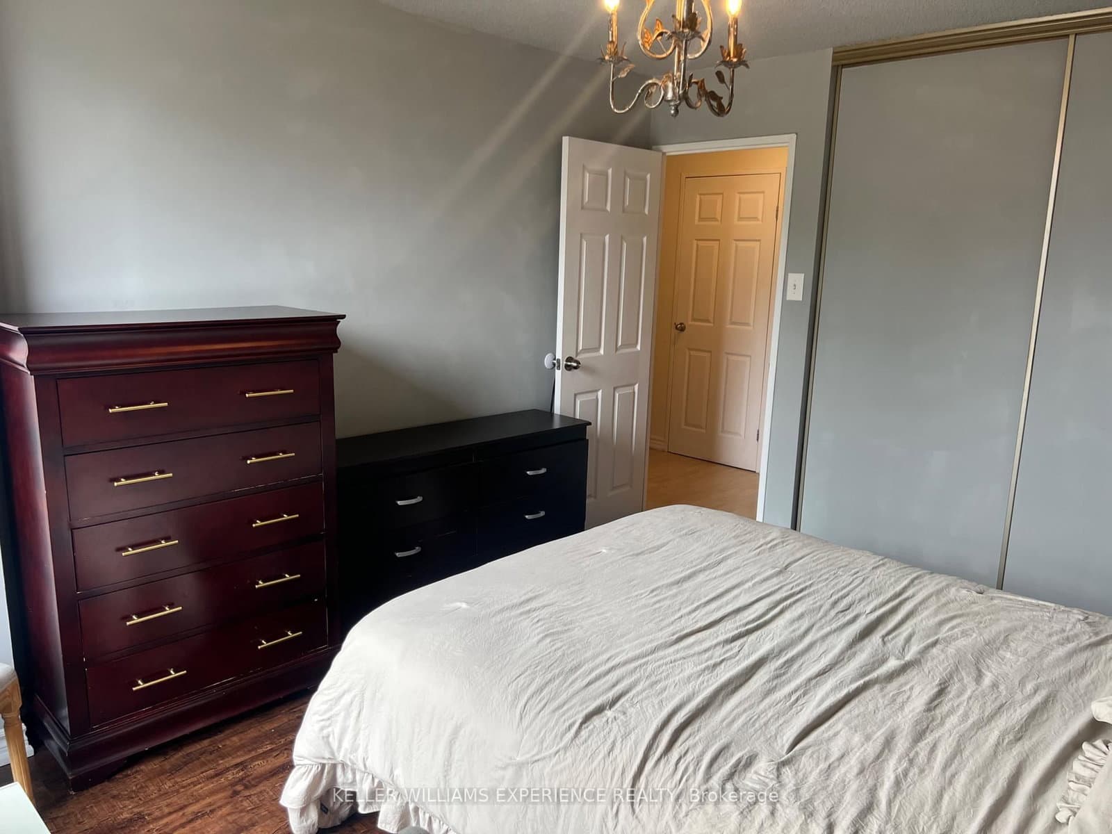 18 Knightsbridge Road, Unit 210 thumbnail 36