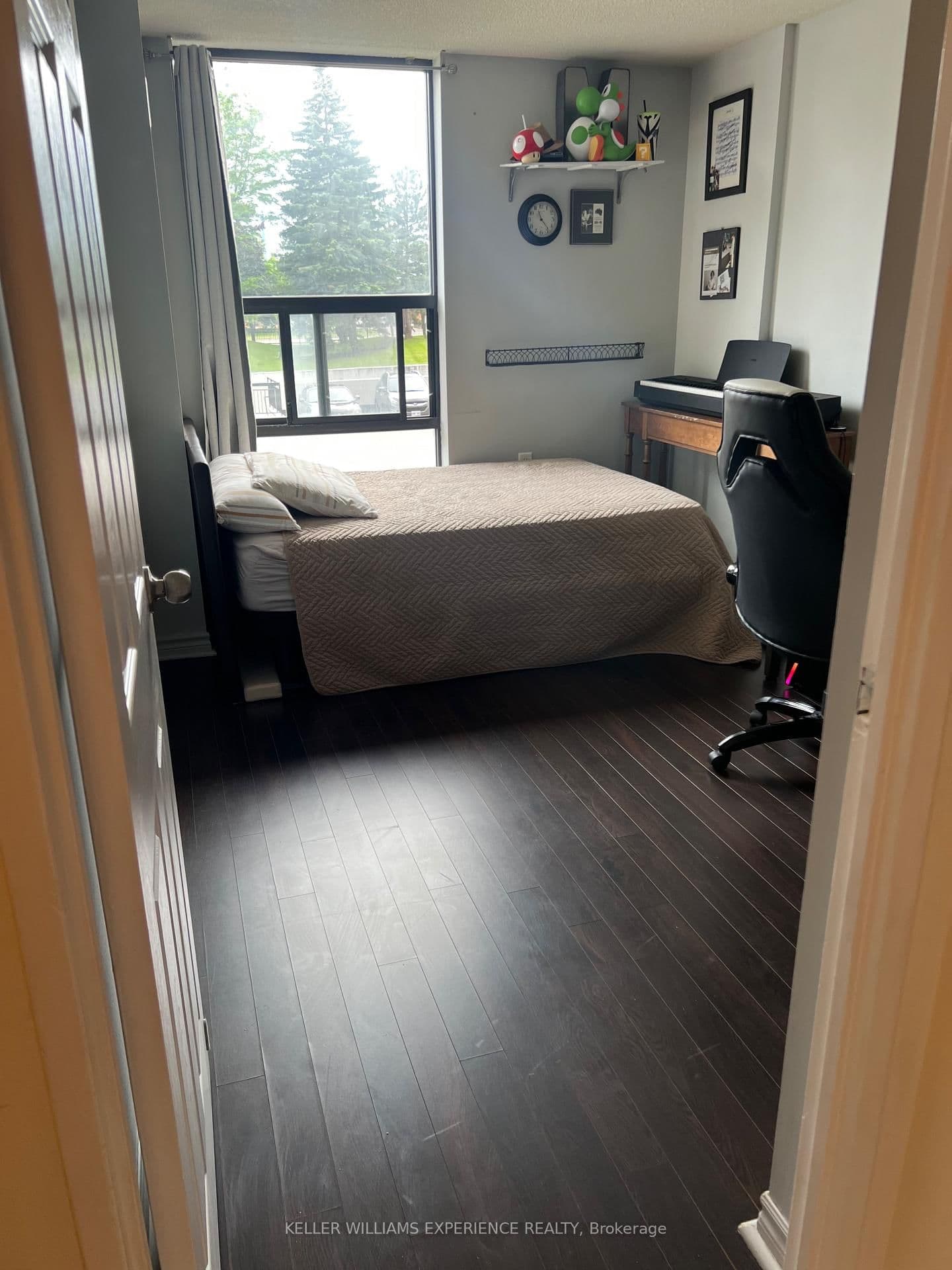 18 Knightsbridge Road, Unit 210 thumbnail 37