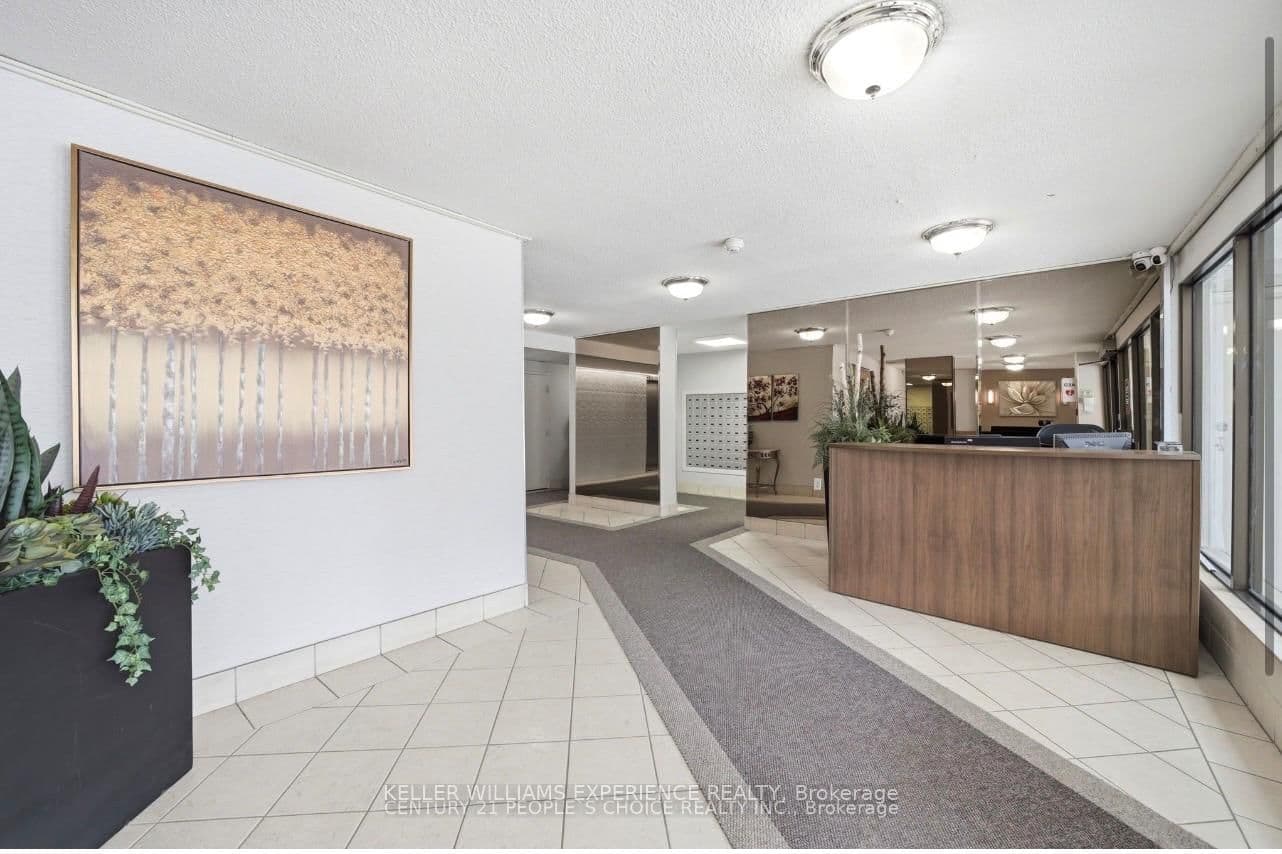 18 Knightsbridge Road, Unit 210 thumbnail 4