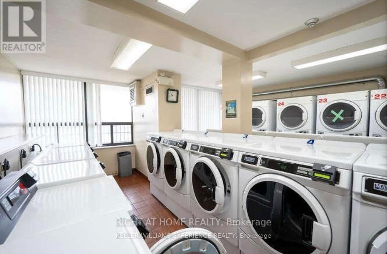 18 Knightsbridge Road, Unit 210 thumbnail 43