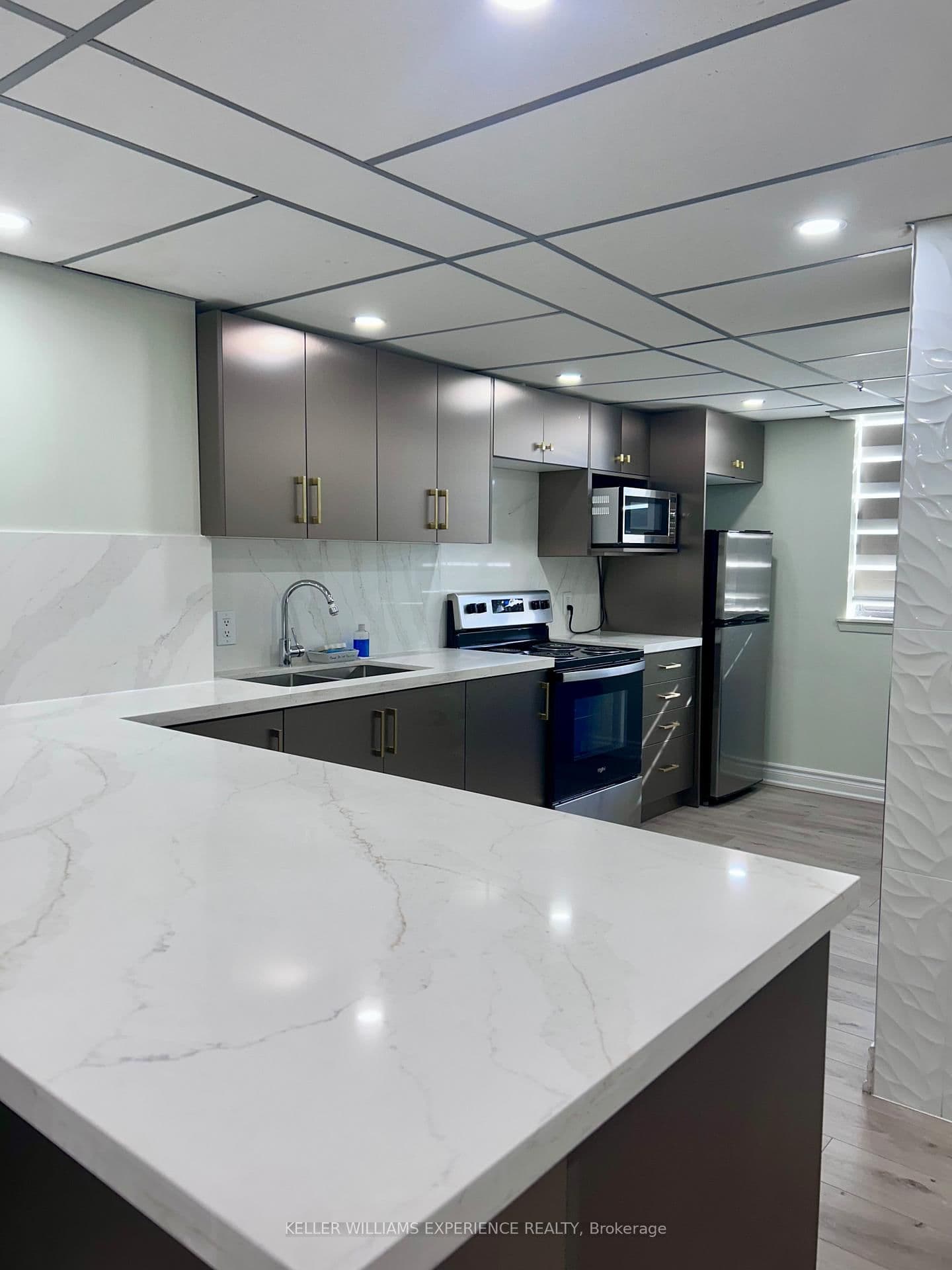 18 Knightsbridge Road, Unit 210 thumbnail 45