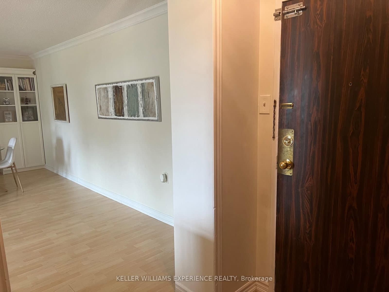 18 Knightsbridge Road, Unit 210 thumbnail 7