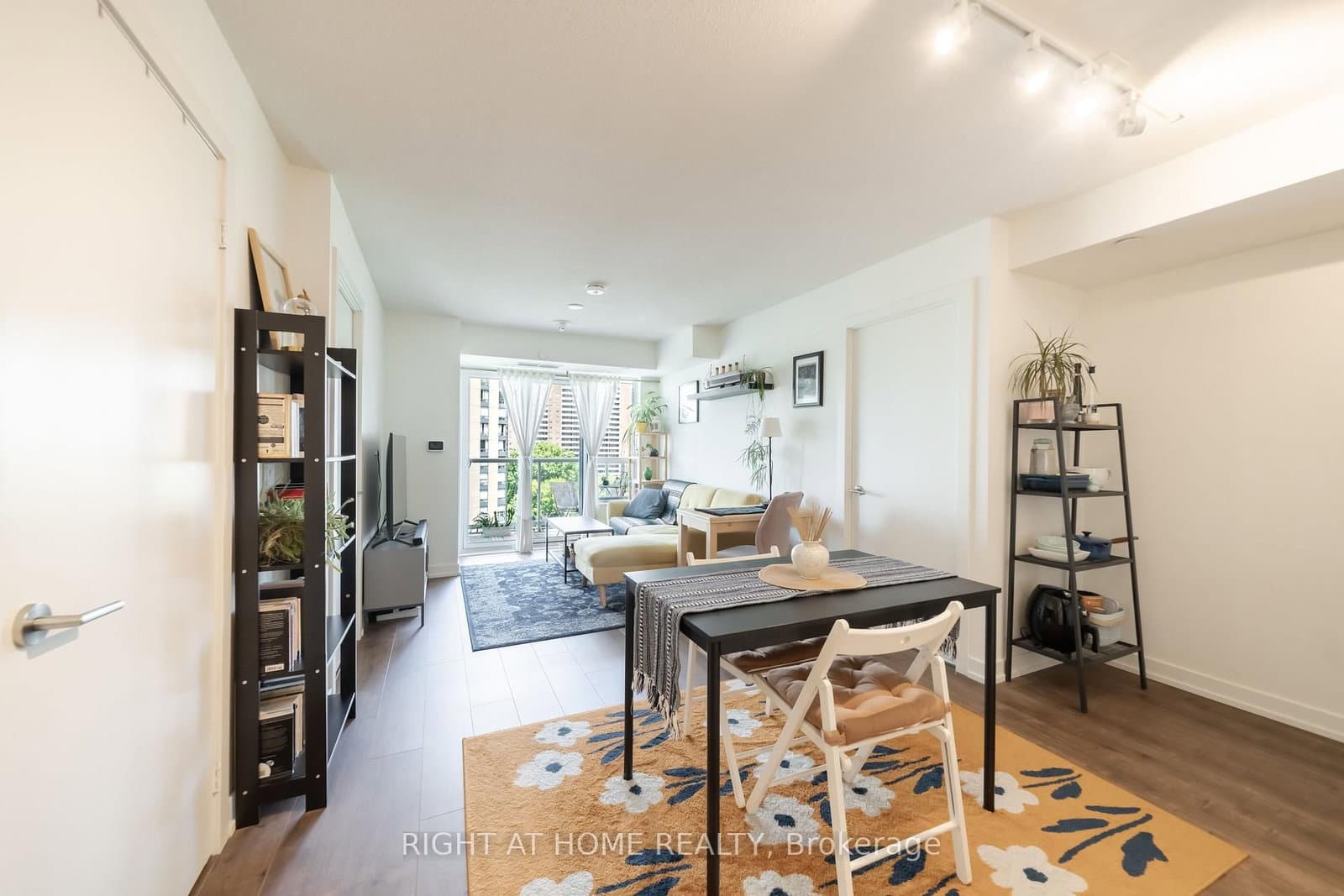 10 Wilby Crescent, Unit 807 thumbnail 12