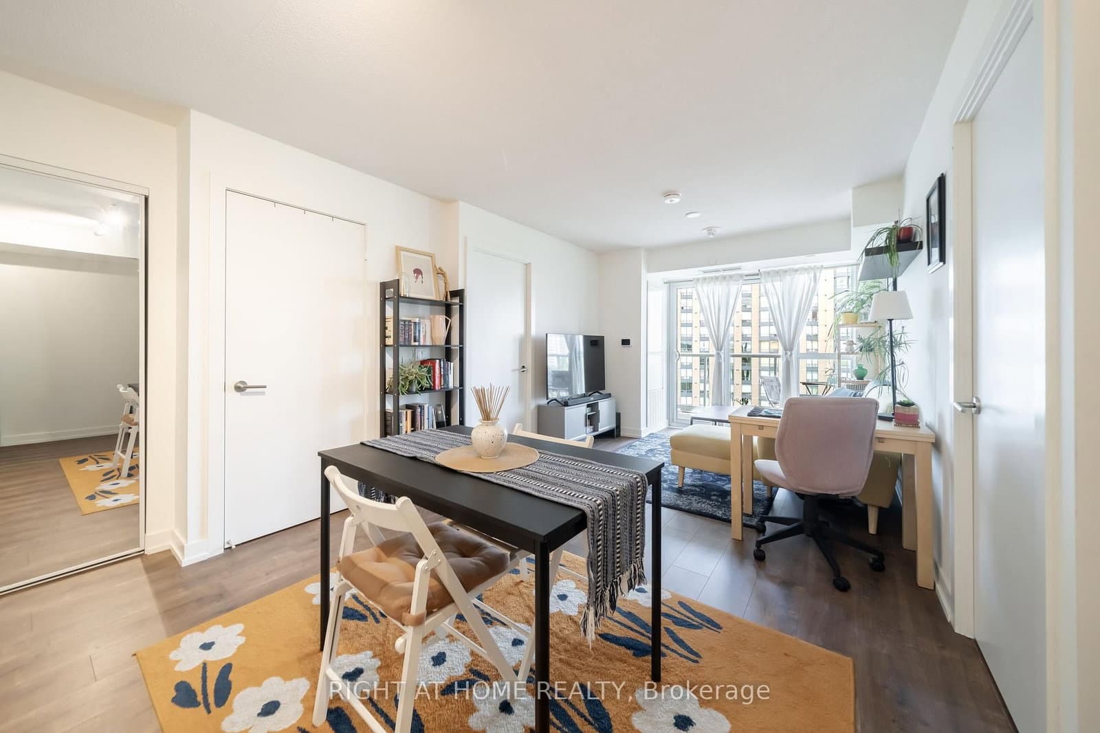 10 Wilby Crescent, Unit 807 thumbnail 13