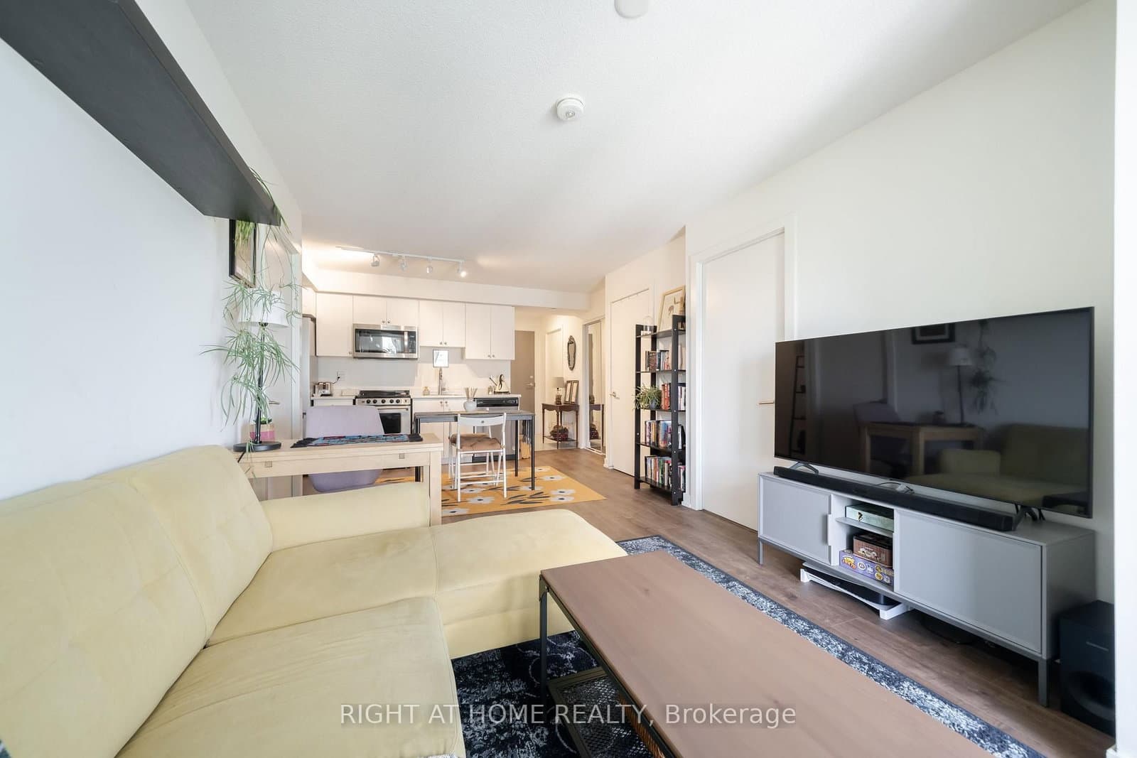 10 Wilby Crescent, Unit 807 thumbnail 22