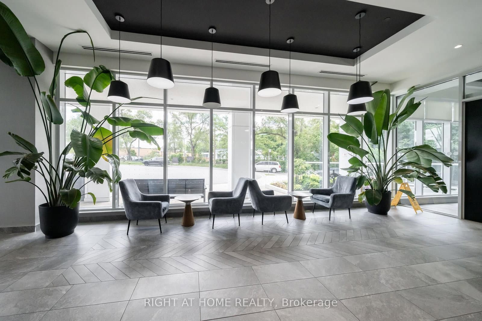 10 Wilby Crescent, Unit 807 thumbnail 3