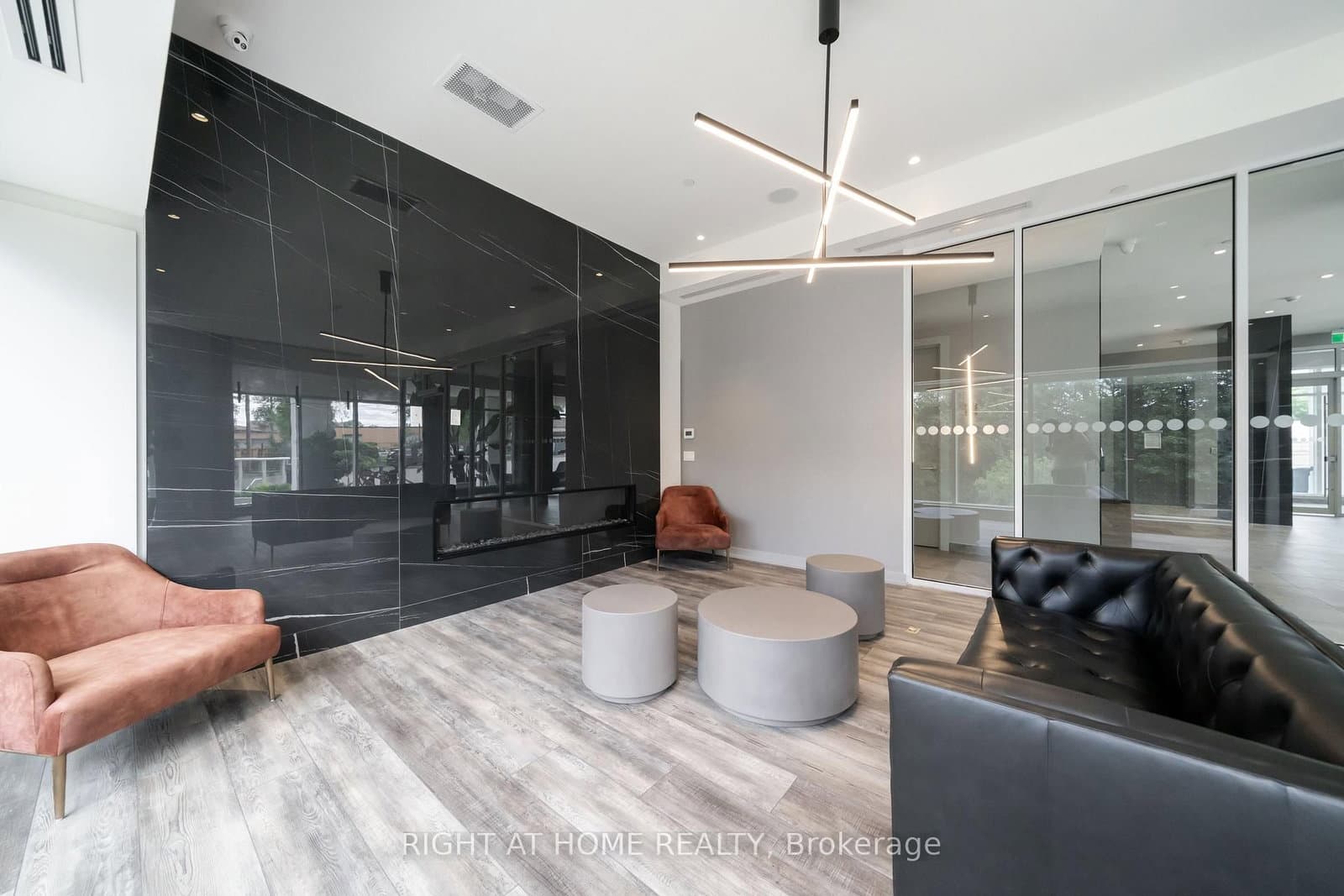 10 Wilby Crescent, Unit 807 thumbnail 38