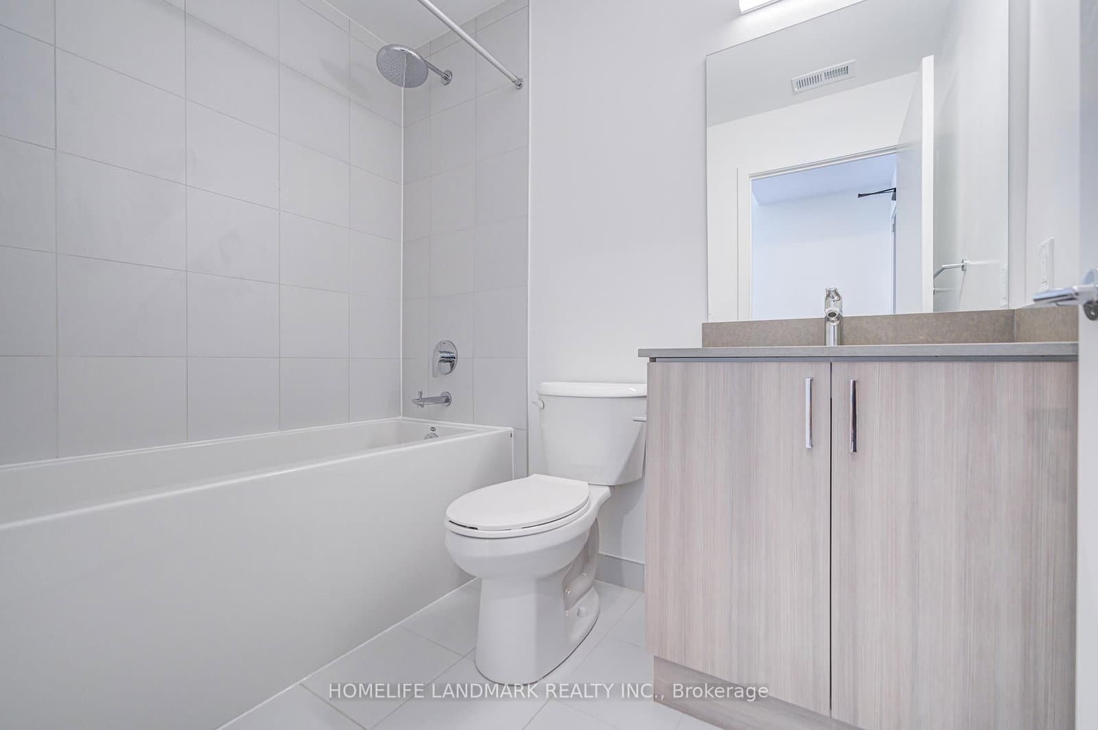 1005 Dundas Street E, Unit 515 thumbnail 3