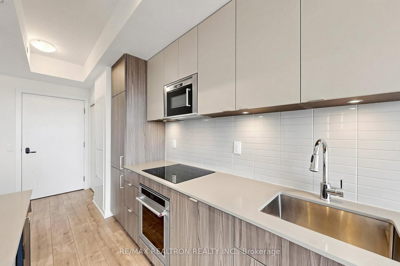 220 Missinnihe Way, Unit 817 thumbnail 28