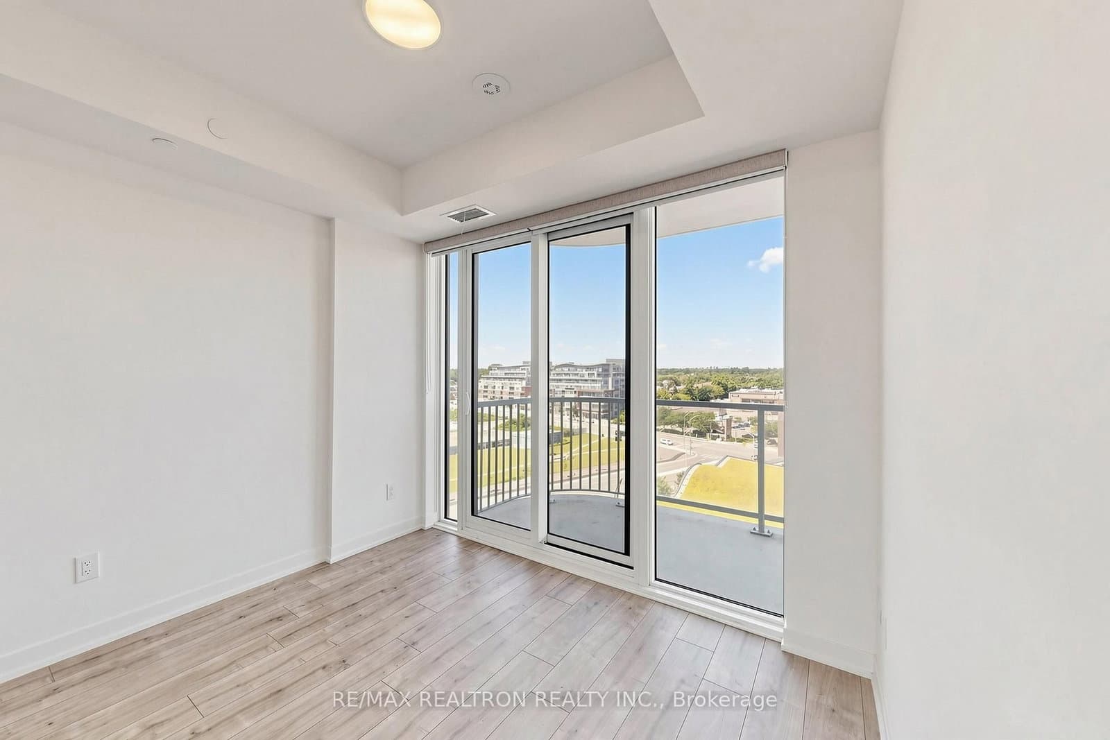 220 Missinnihe Way, Unit 817 thumbnail 32