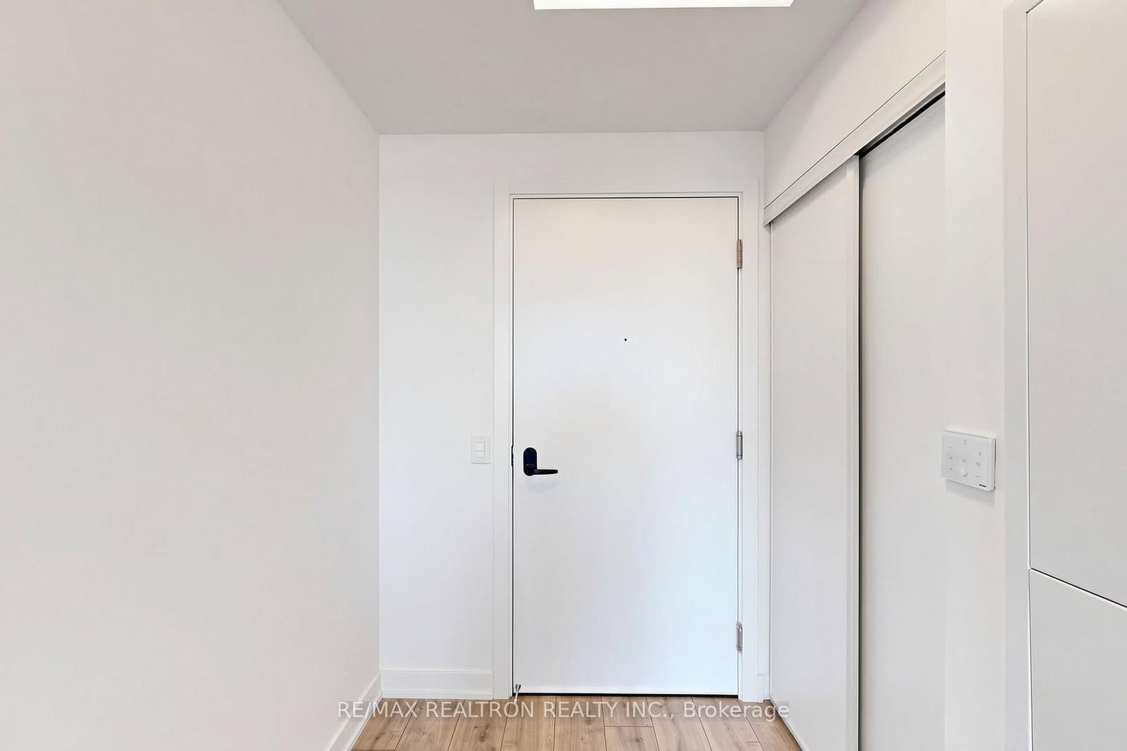 220 Missinnihe Way, Unit 817 thumbnail 39