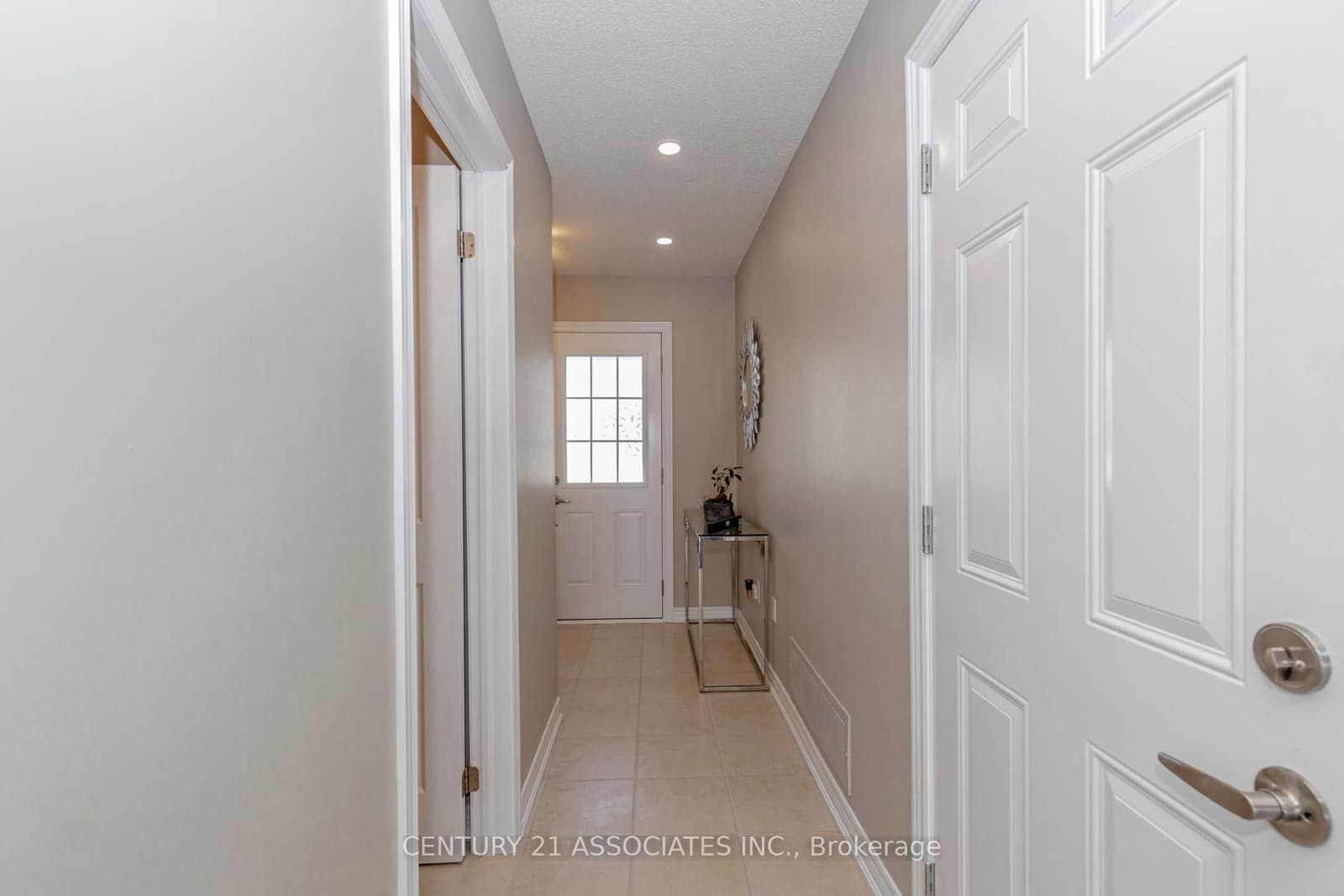 4622 Keystone Crescent thumbnail 4
