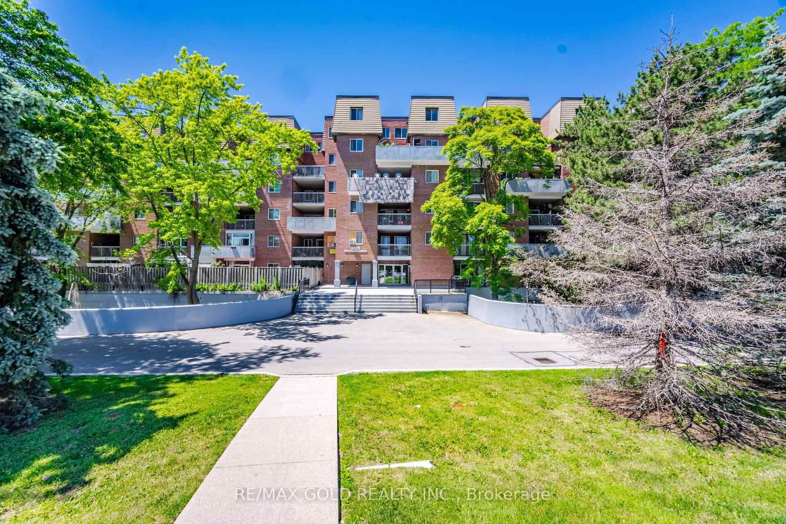 3025 The Credit Woodlands Drive, Unit 251 thumbnail 2