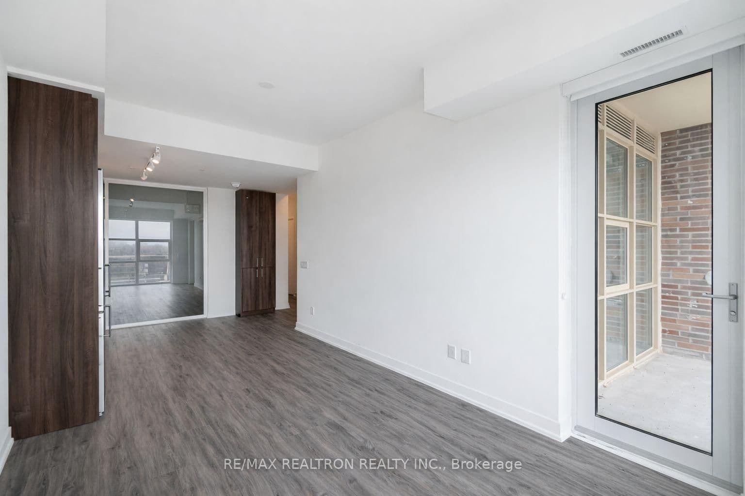1787 St Clair Avenue, Unit 418 thumbnail 10