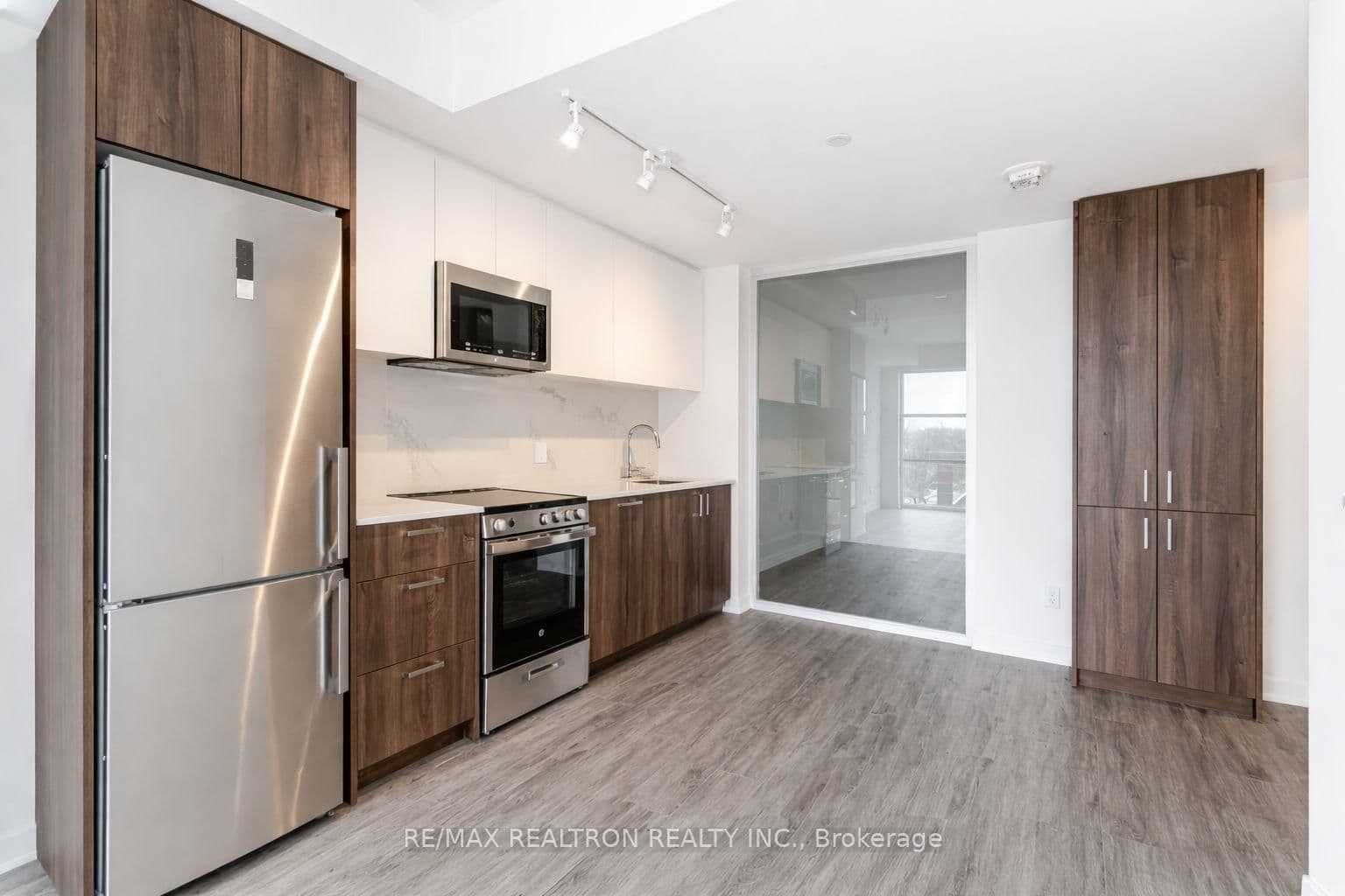 1787 St Clair Avenue, Unit 418 thumbnail 5