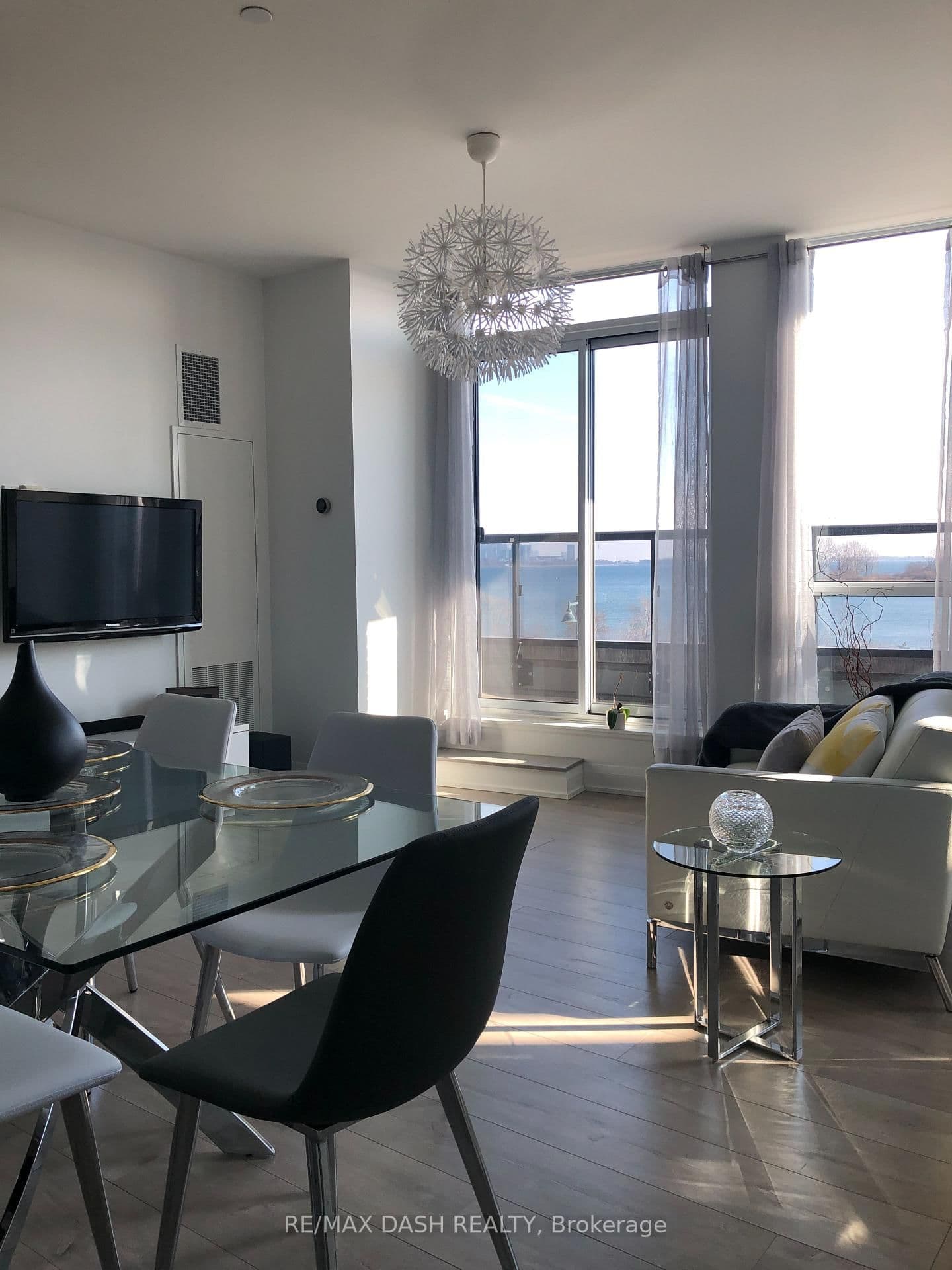 110 Marine Parade Drive, Unit 204 thumbnail 12