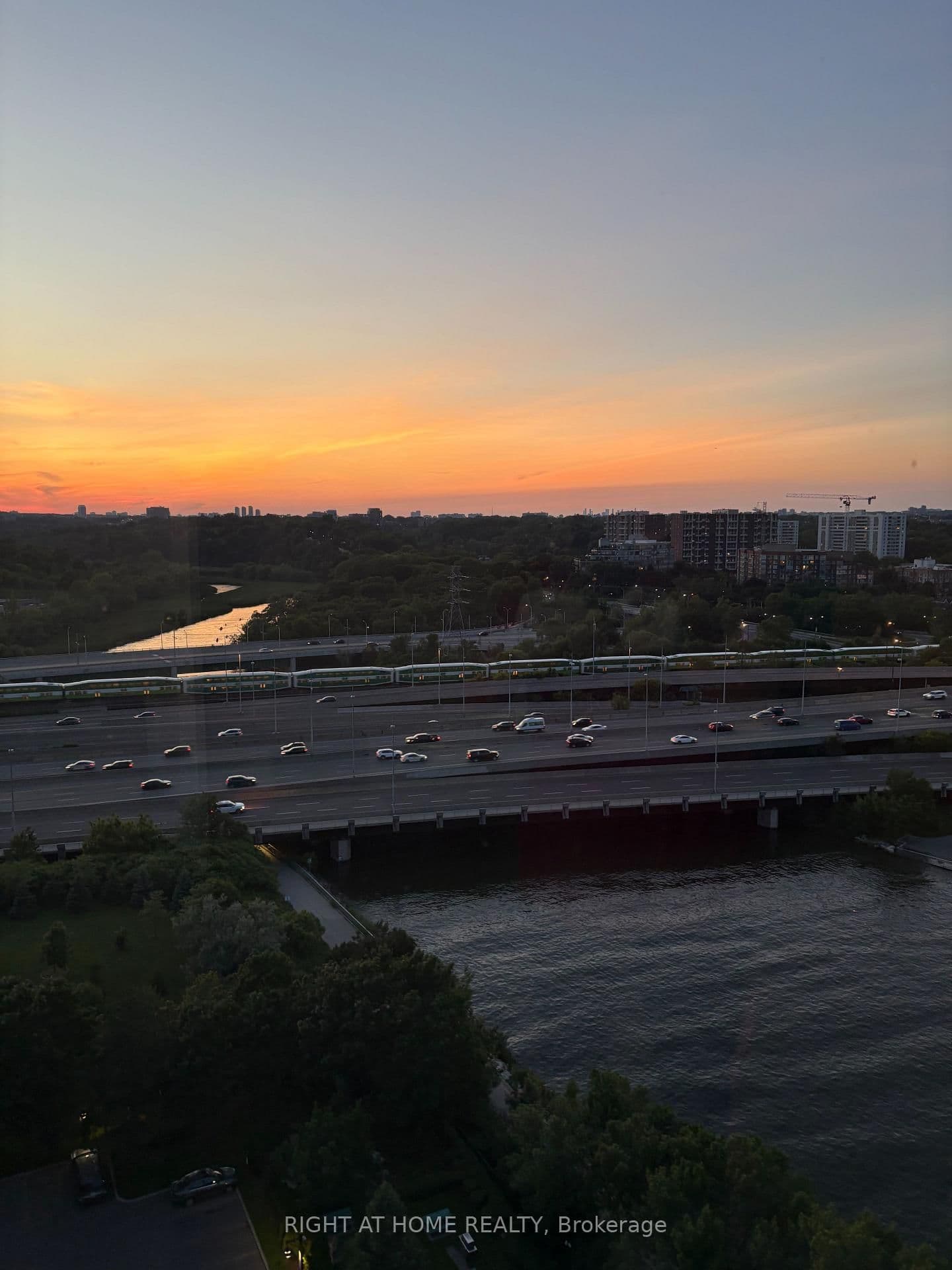 1 Palace Pier Court, Unit # 1812 thumbnail 14