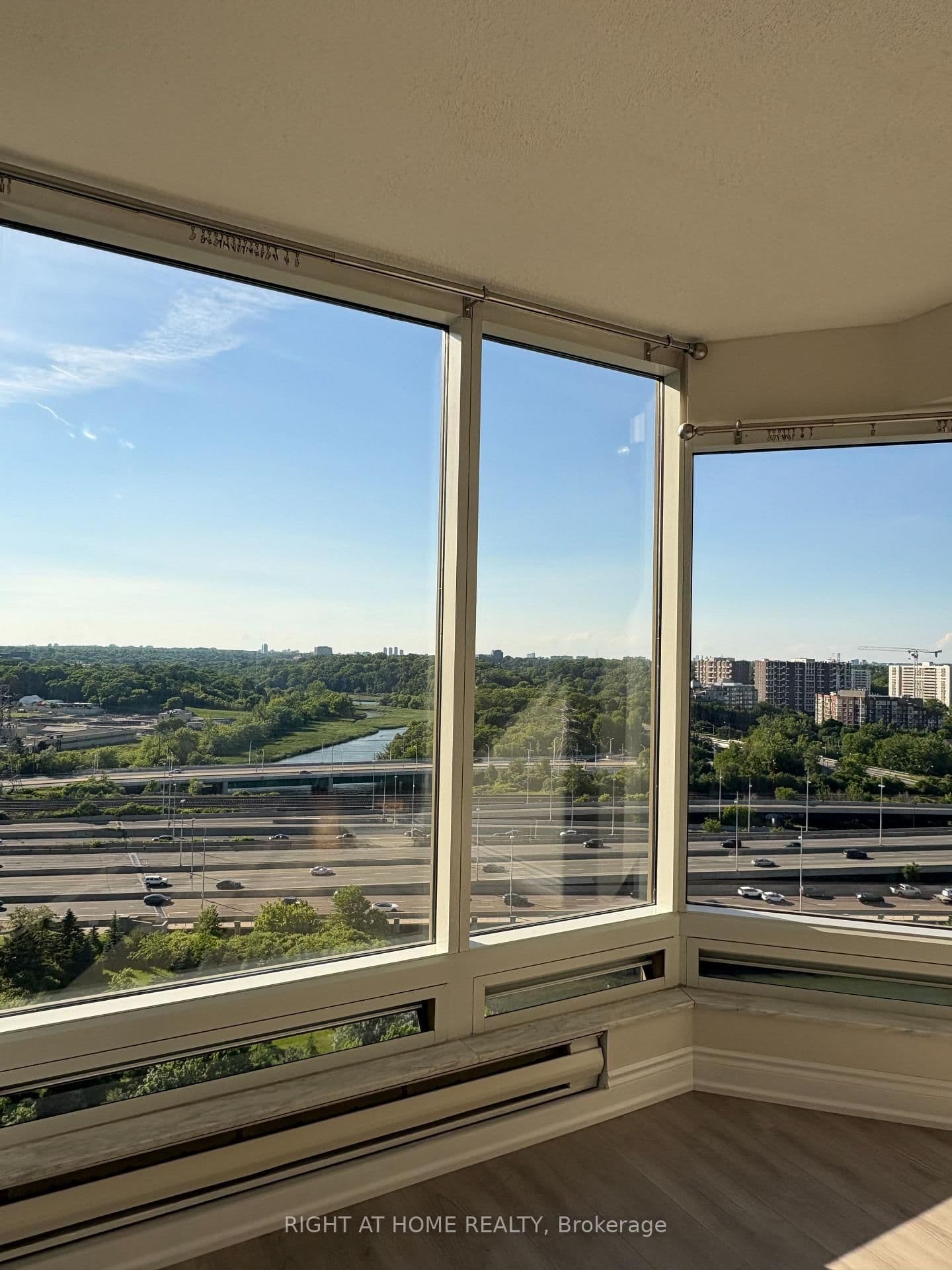 1 Palace Pier Court, Unit # 1812 thumbnail 4