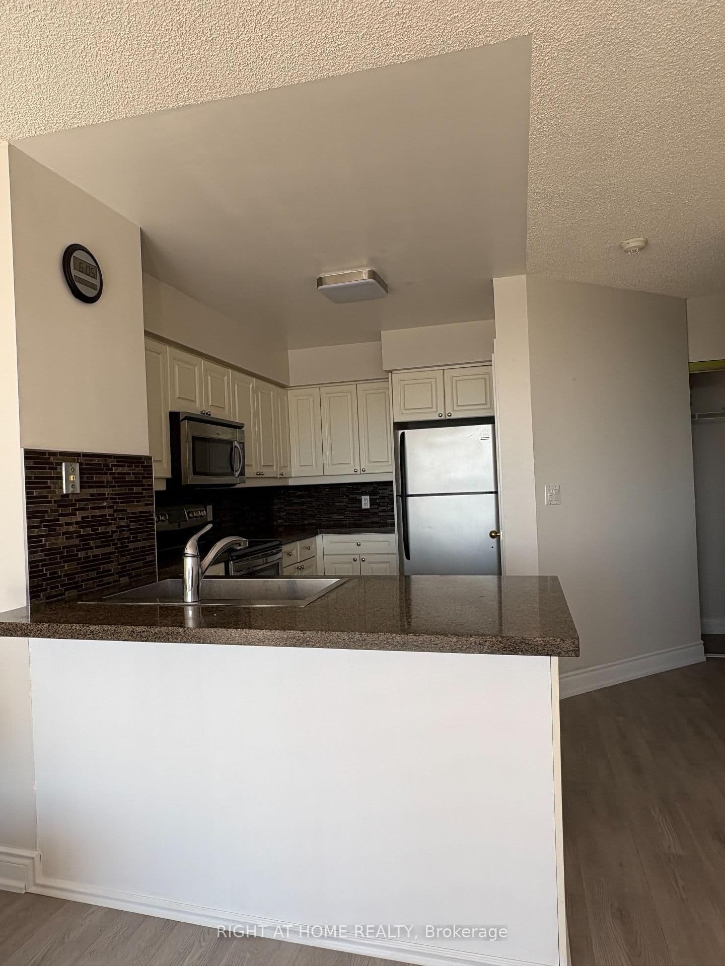 1 Palace Pier Court, Unit # 1812 thumbnail 7