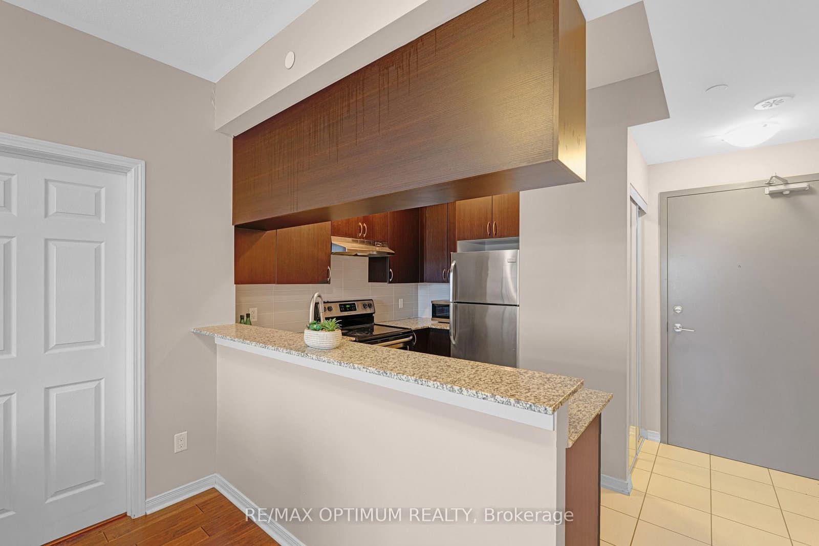 50 Sky Harbour Drive, Unit 402 thumbnail 11