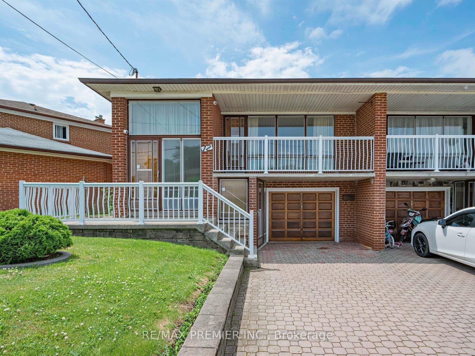 12 Goldcrest Boulevard - Image 1