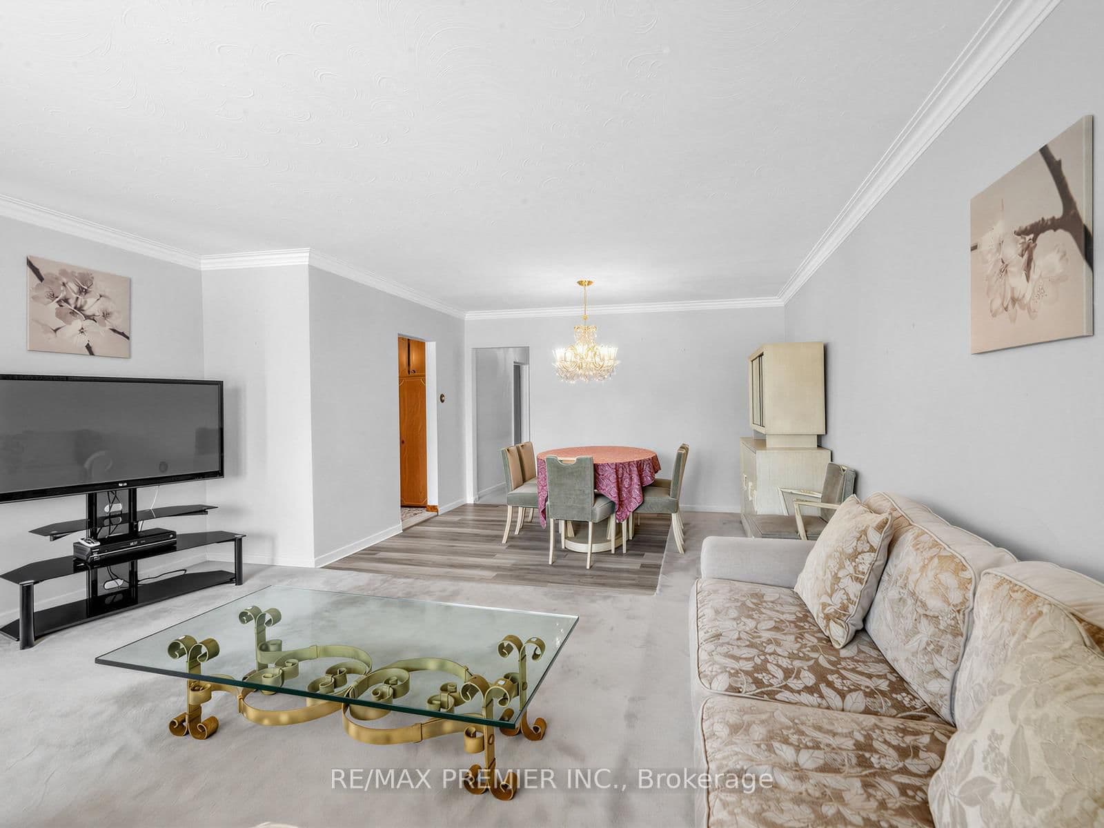 12 Goldcrest Boulevard thumbnail 10
