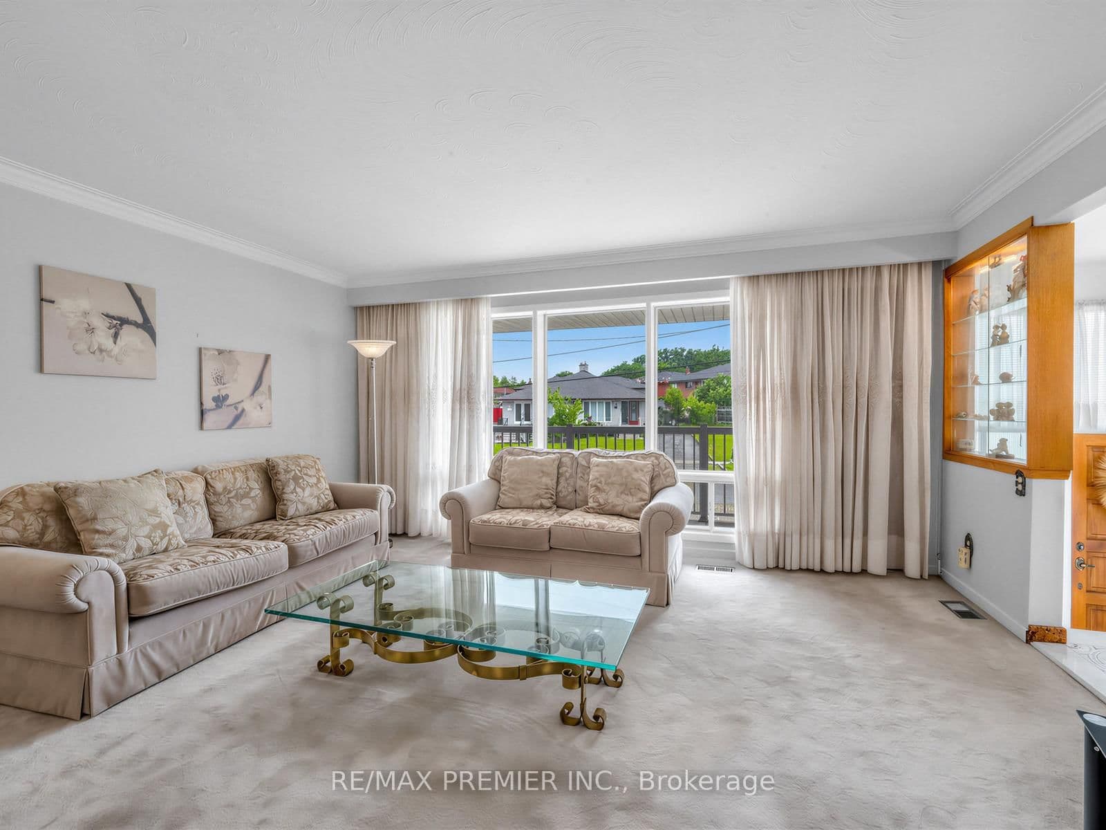 12 Goldcrest Boulevard thumbnail 7