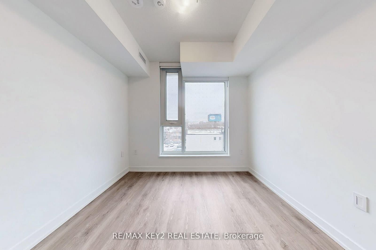 556 Marlee Avenue, Unit 425 thumbnail 10