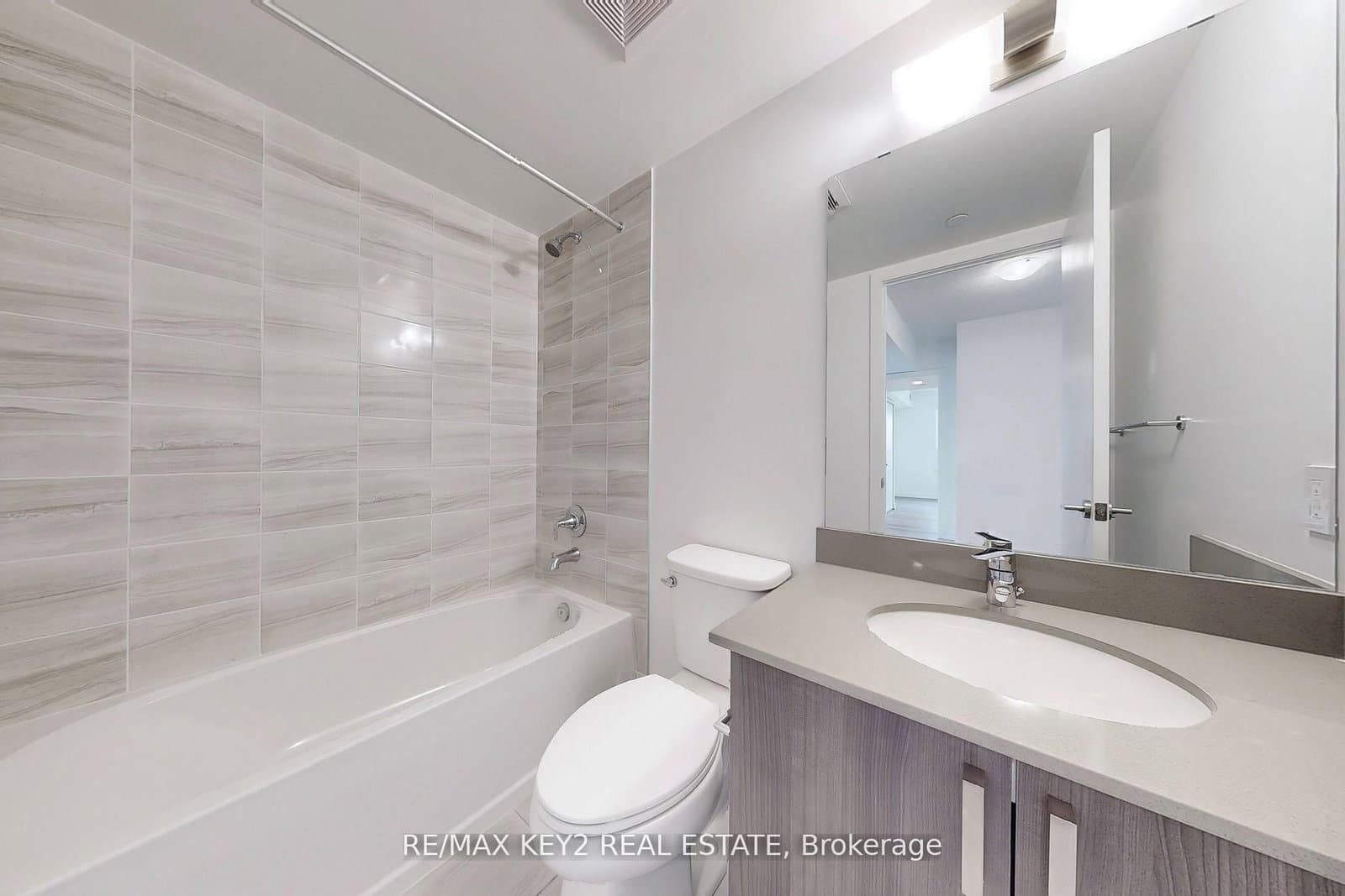 556 Marlee Avenue, Unit 425 thumbnail 12