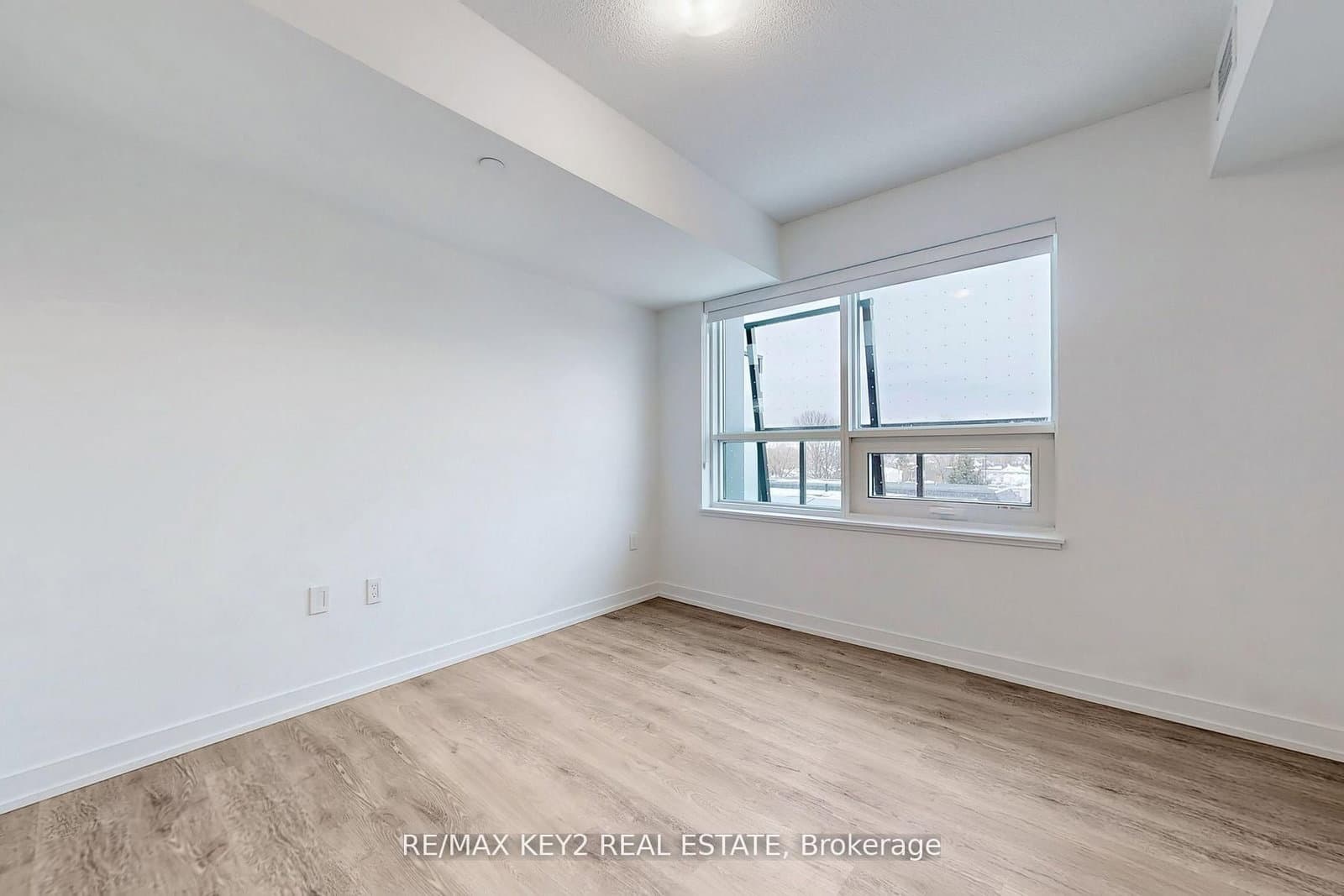 556 Marlee Avenue, Unit 425 thumbnail 13