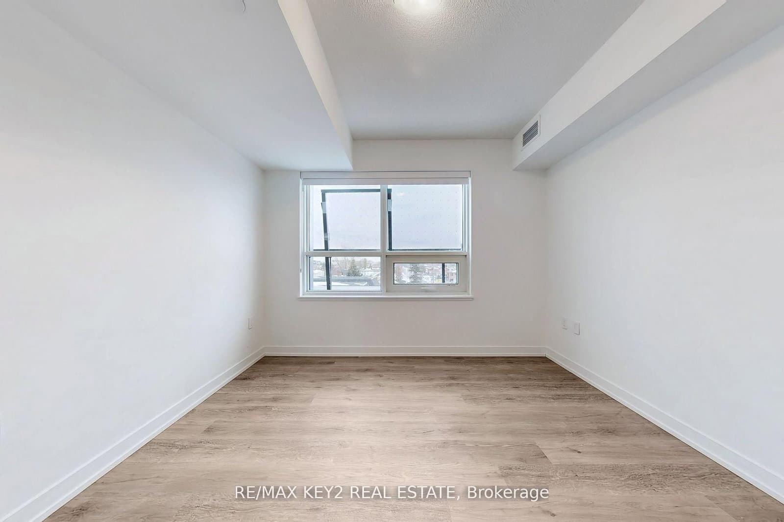 556 Marlee Avenue, Unit 425 thumbnail 14